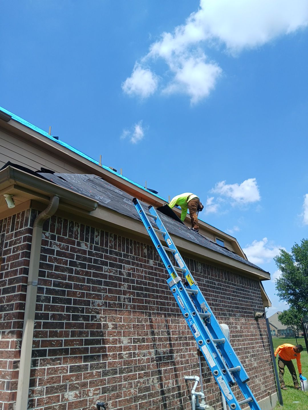 Residential Roofing Installation using Owen's Corning Duration (Lifetime) Shingles by Roof Repair Company