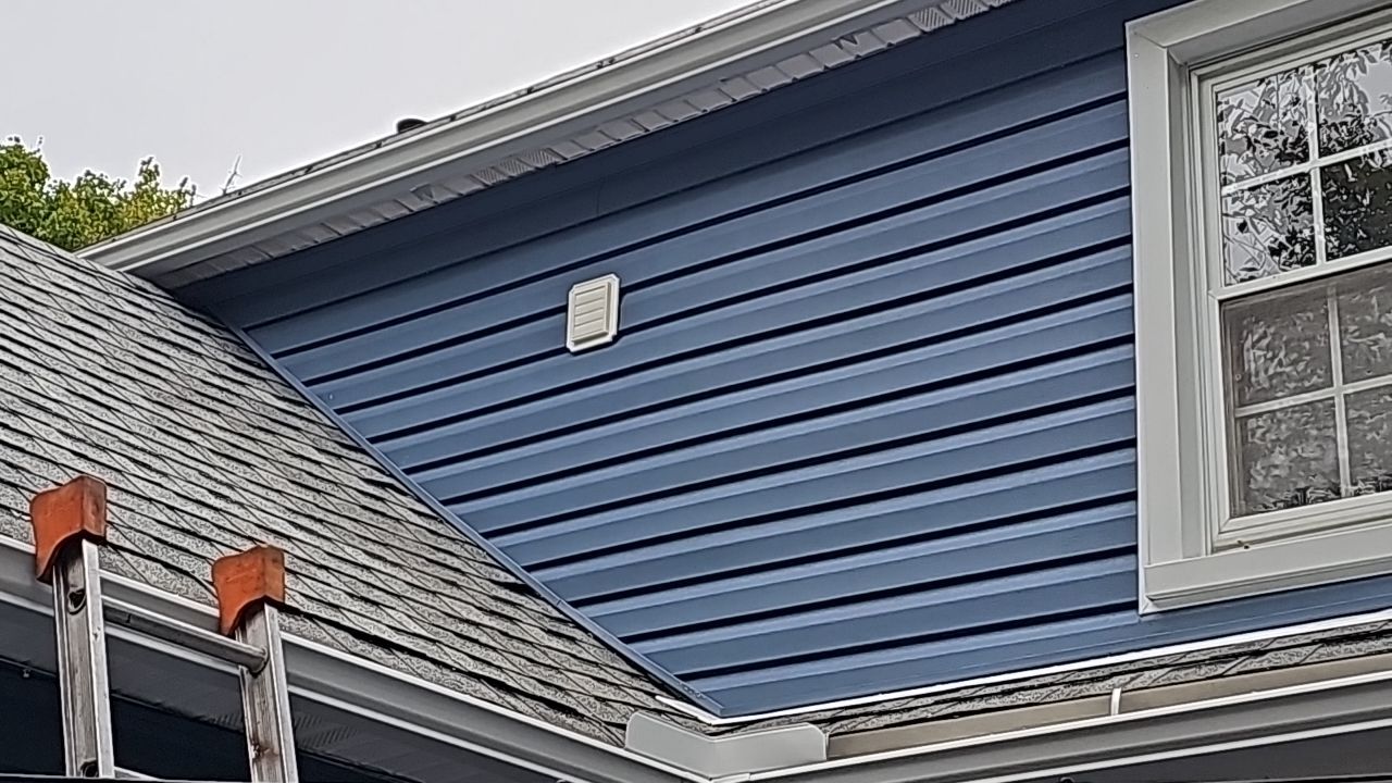 Norandex Cedar Knolls, Color: Jamestown Blue by Eagle Eye Roofing