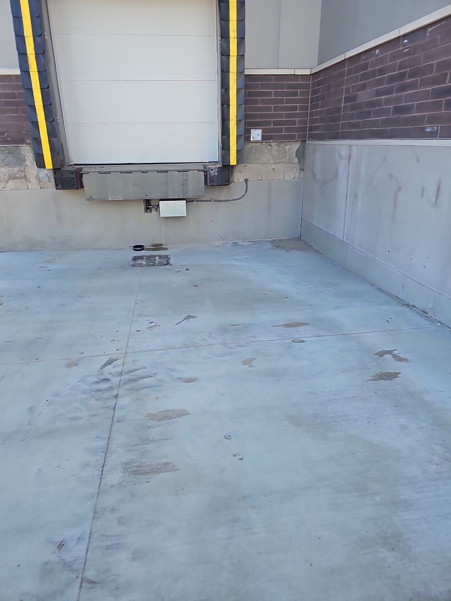 Commercial Roofing Installation using Insulated roof and wall panels by Nitro Roofing and Construction