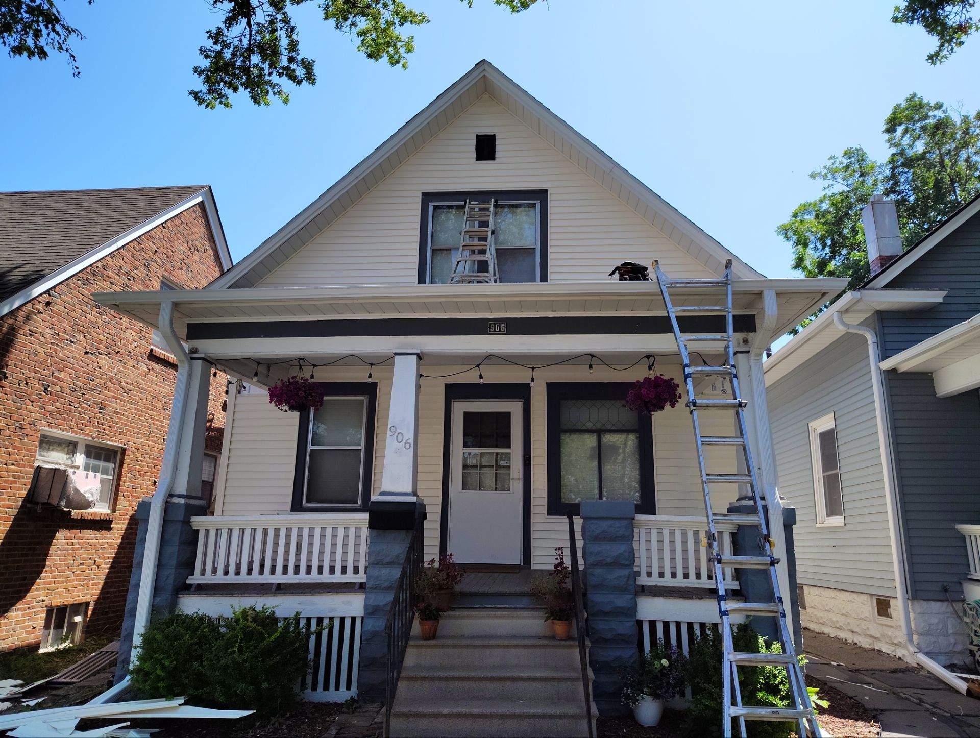 Vinyl Siding Replacement and Exterior Upgrades in Midtown by Hansen Projects