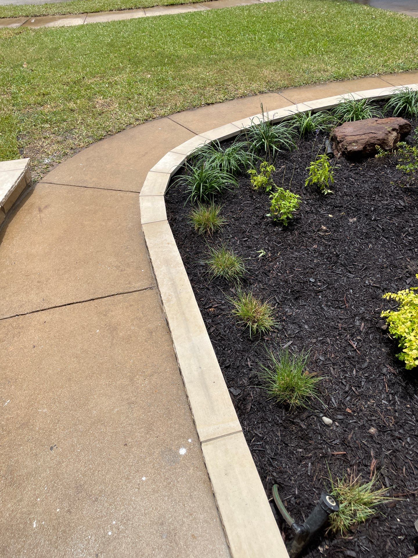 Paver Walkway, Chop Rock with Flagstone Cap by Peterson’s