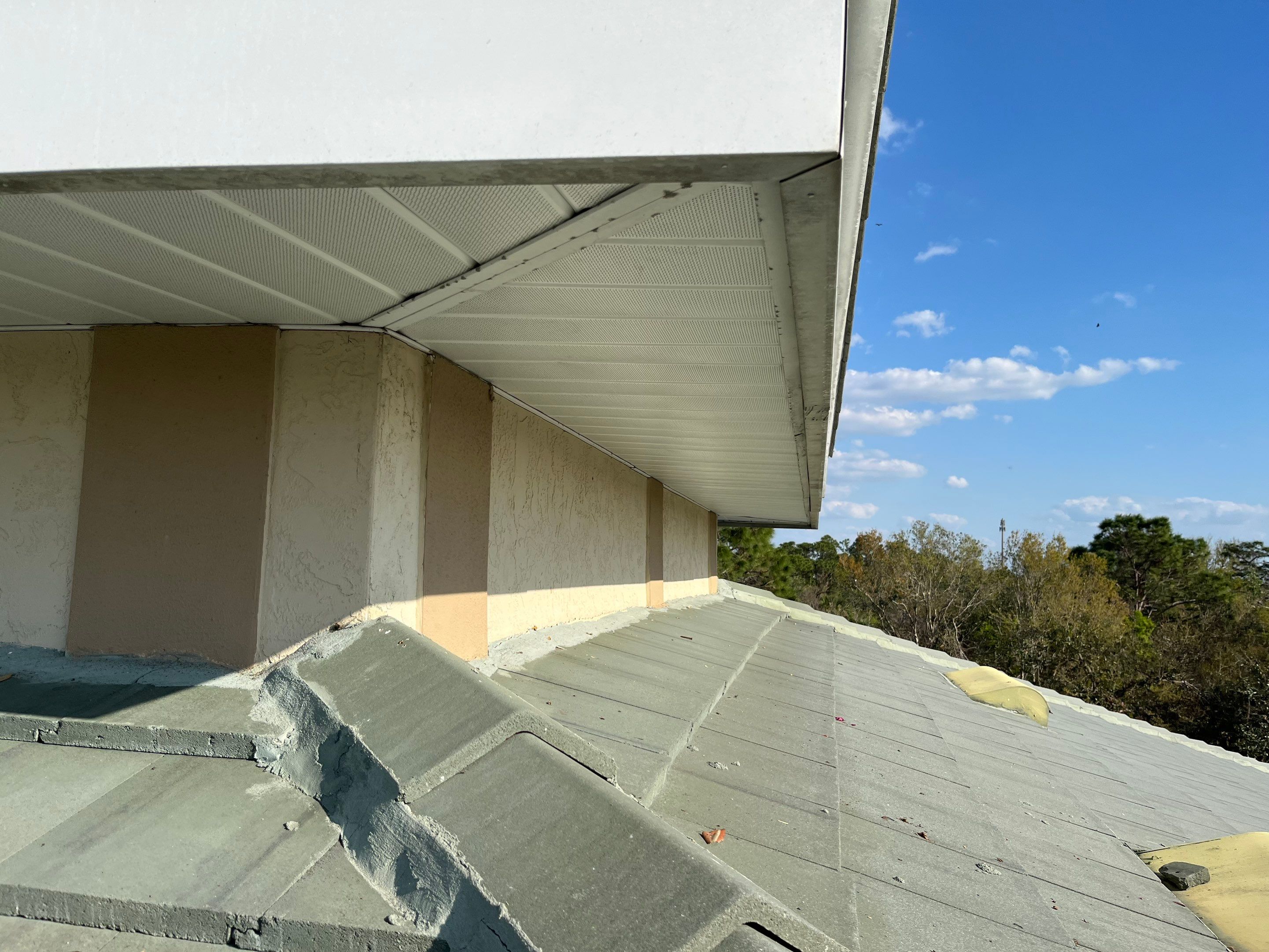 Soffit and Fascia Installation in Sarasota FL by Gutter Professors
