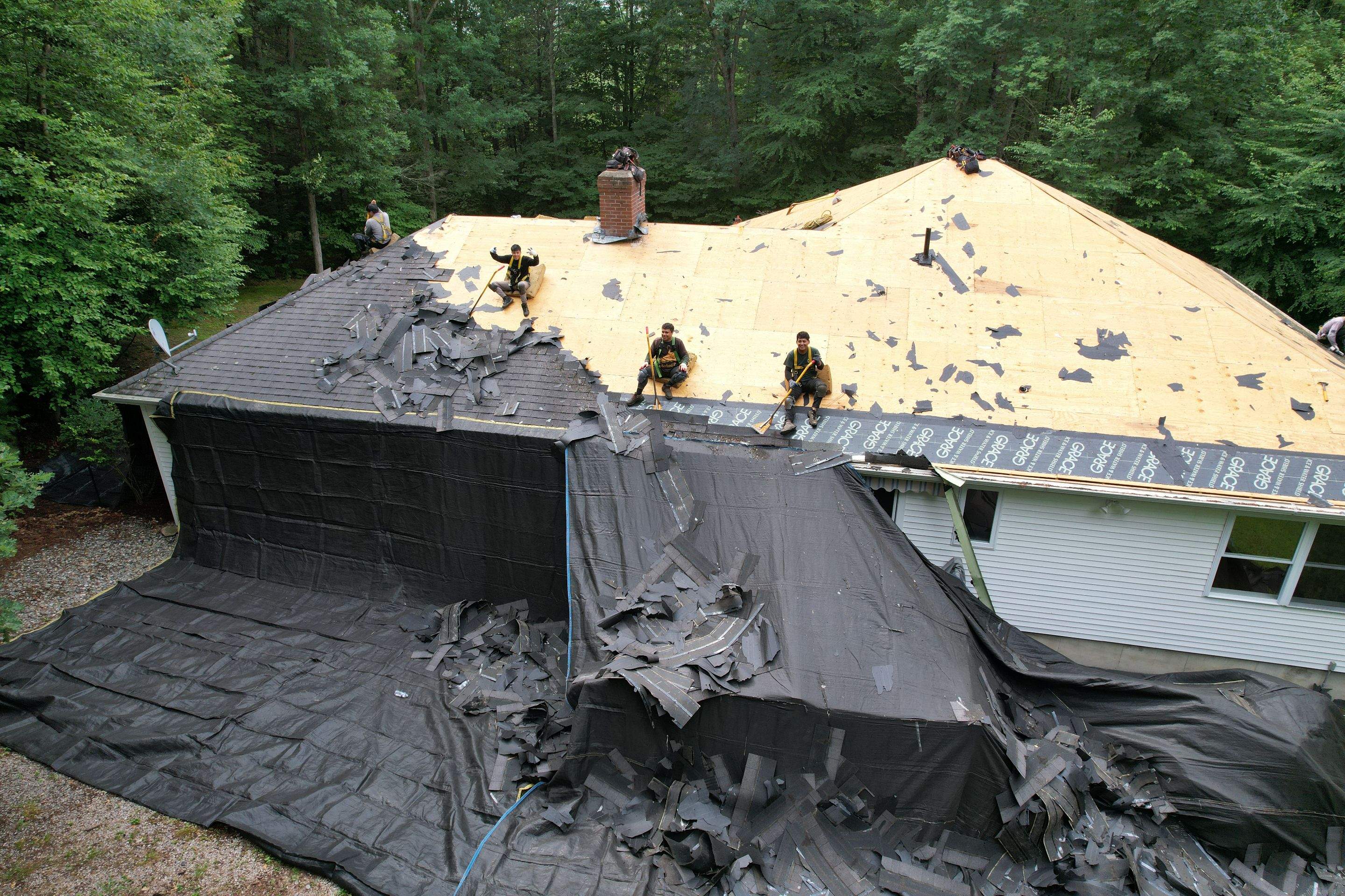 Roofing in Beautiful Lee New Hampshire by Tall pine roofing