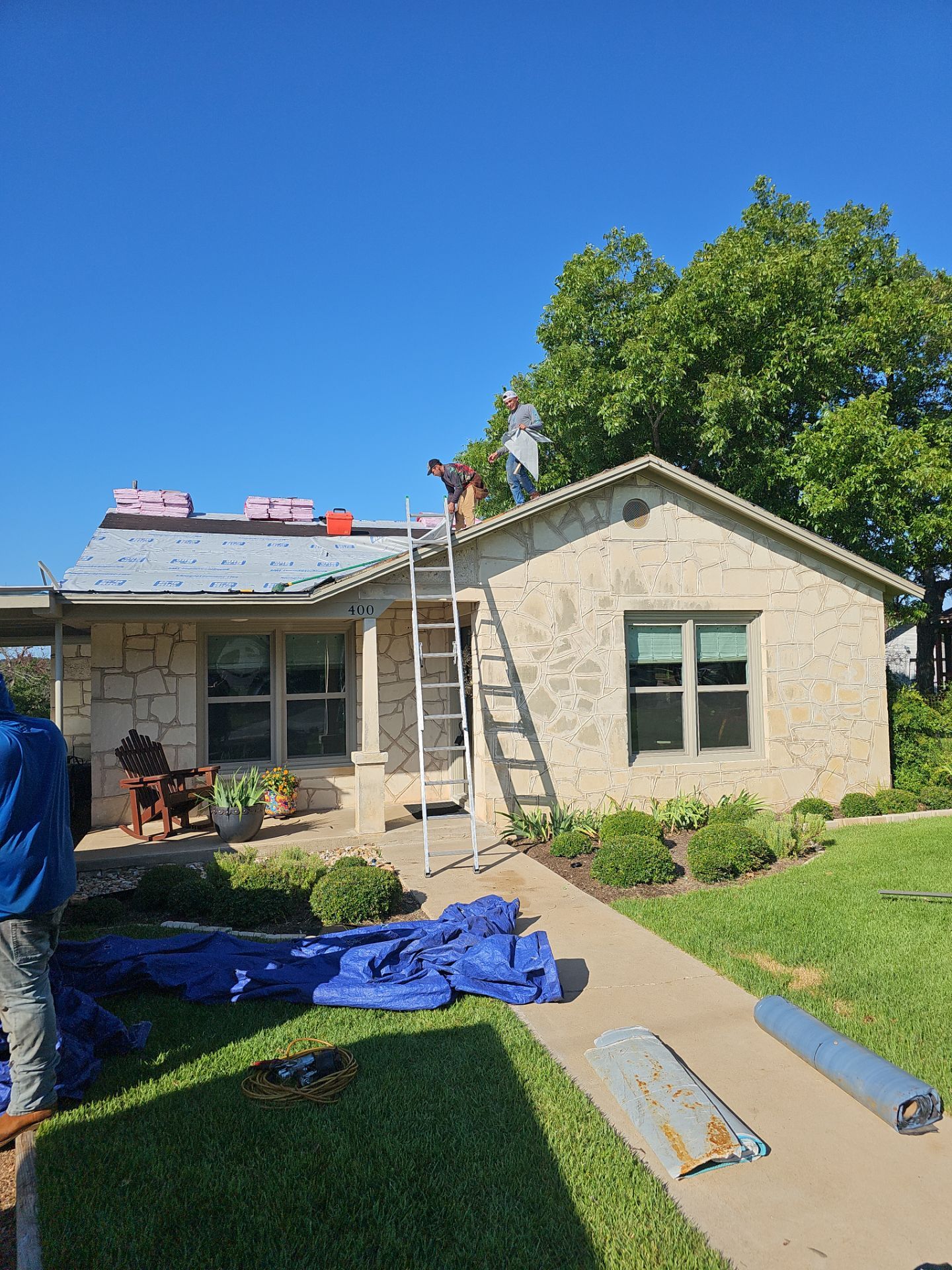 Residential Roofing Installation using Owens Corning Oakridge Onyx Black by DeZign Roofing & Exteriors