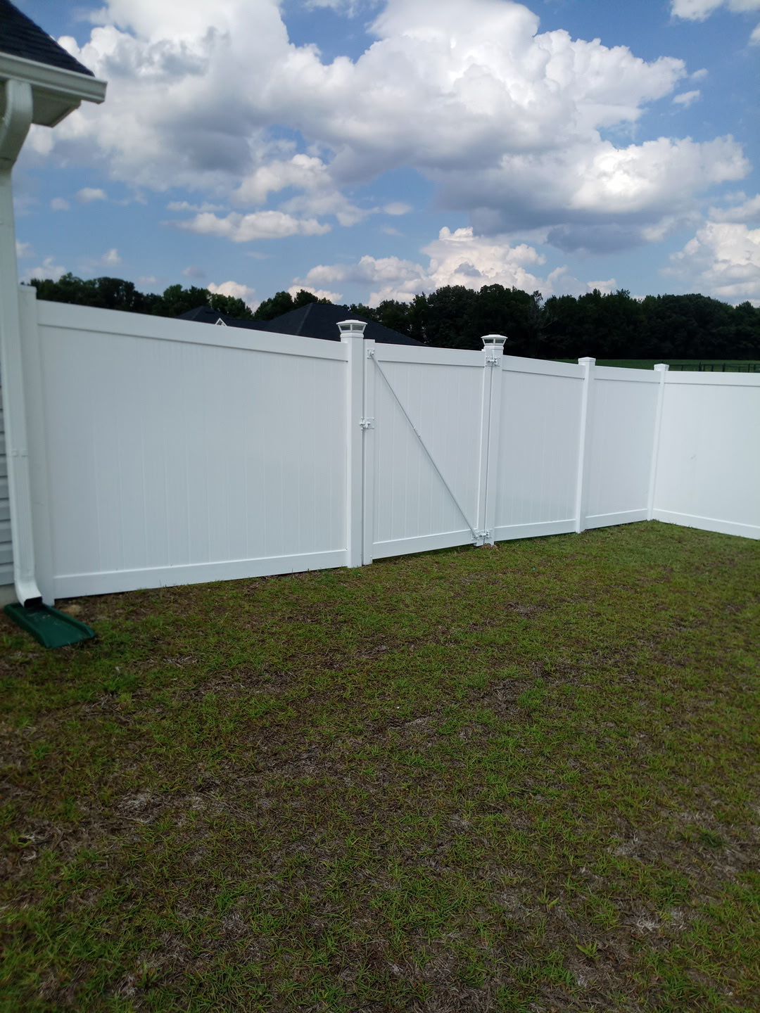 Hamilton Vinyl Privacy Project in Grimesland by Superior Fence and Rail