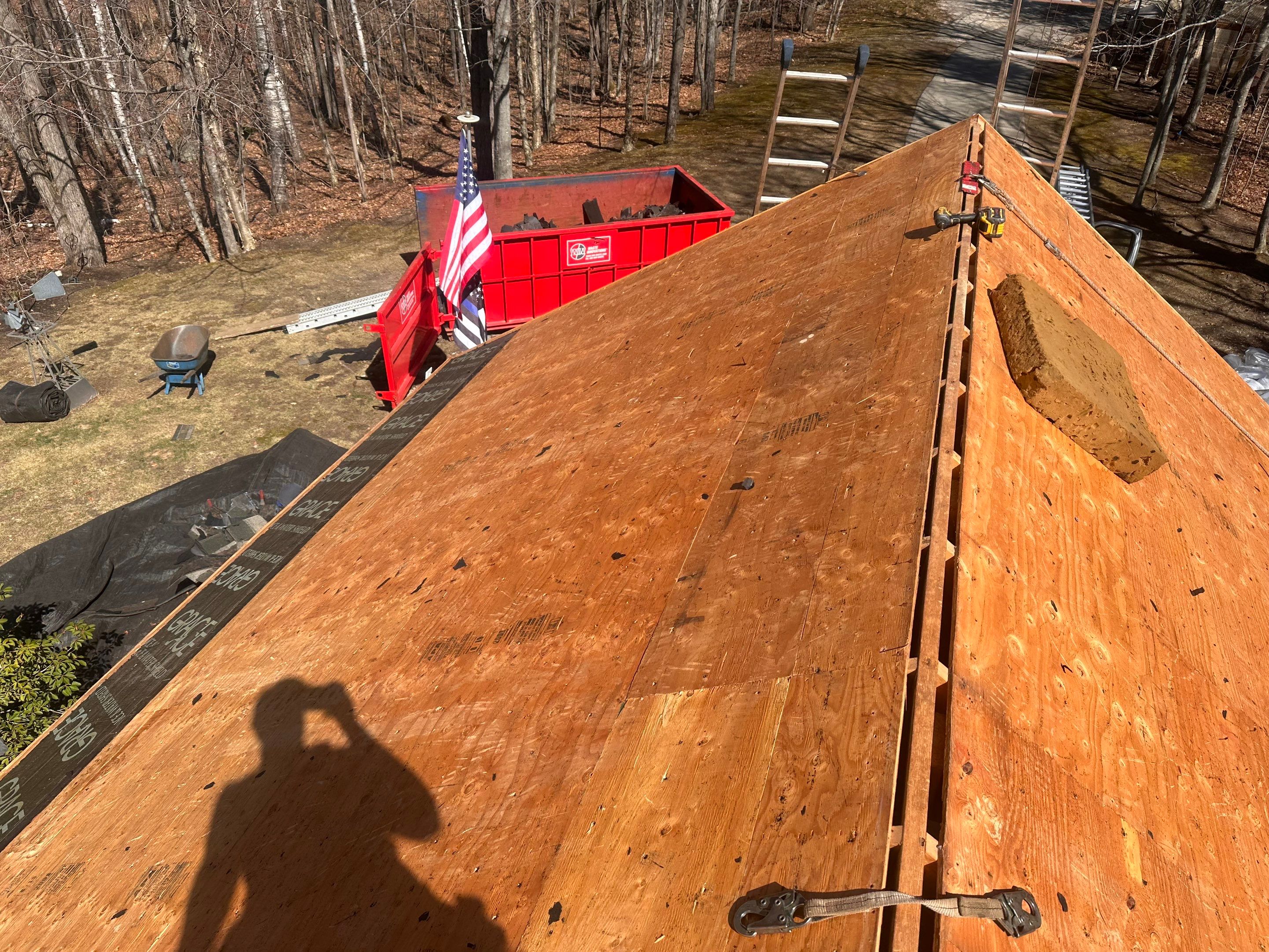 Vinyl Siding and Asphalt Roofing Replacement in Deerfield by Tall pine roofing