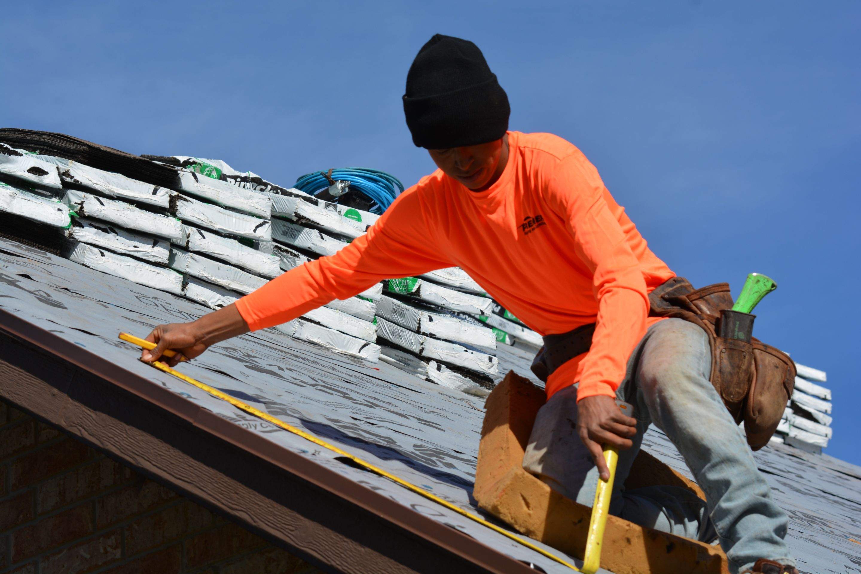 Residential Roof Replacement using Pinnacle Pristine 30 Year Laminate Shingles by Premier Roofing and Contracting