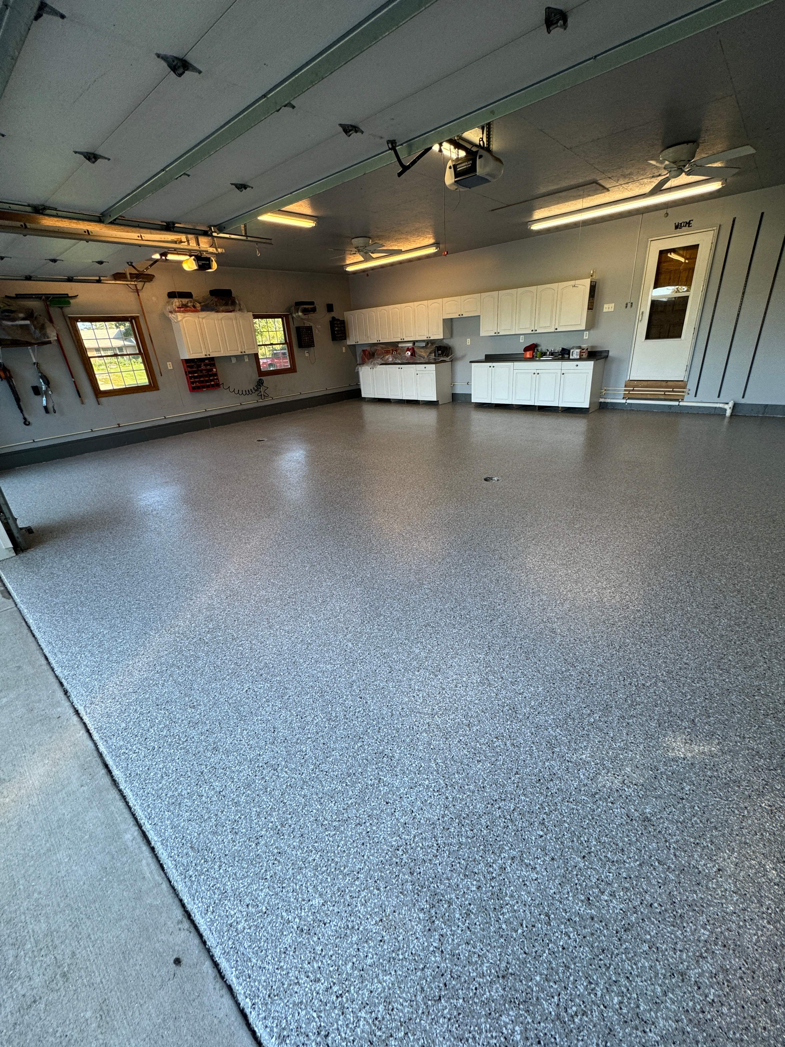 Creekbed Garage Lostant by Loud Bros