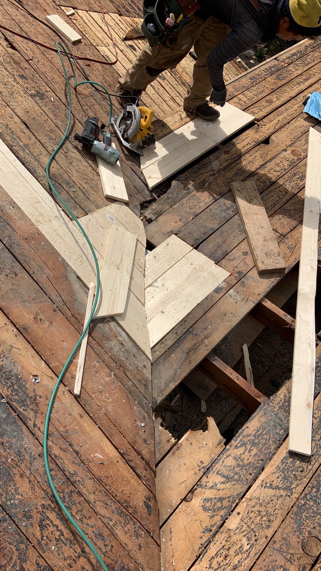 Roof Replacement using CertainTeed Landmark by 180 Contractors