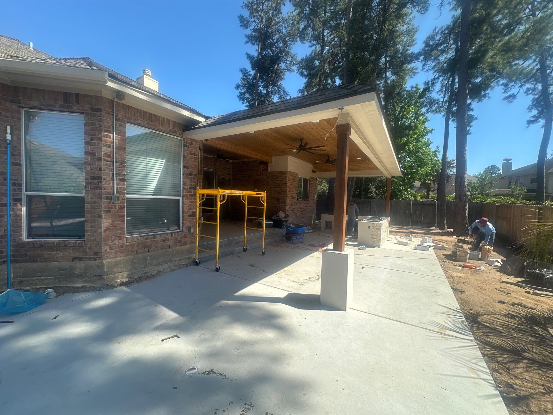 Pool, Patio Cover and Summer Kitchen in Sterling Ridge by SophAlx LLC