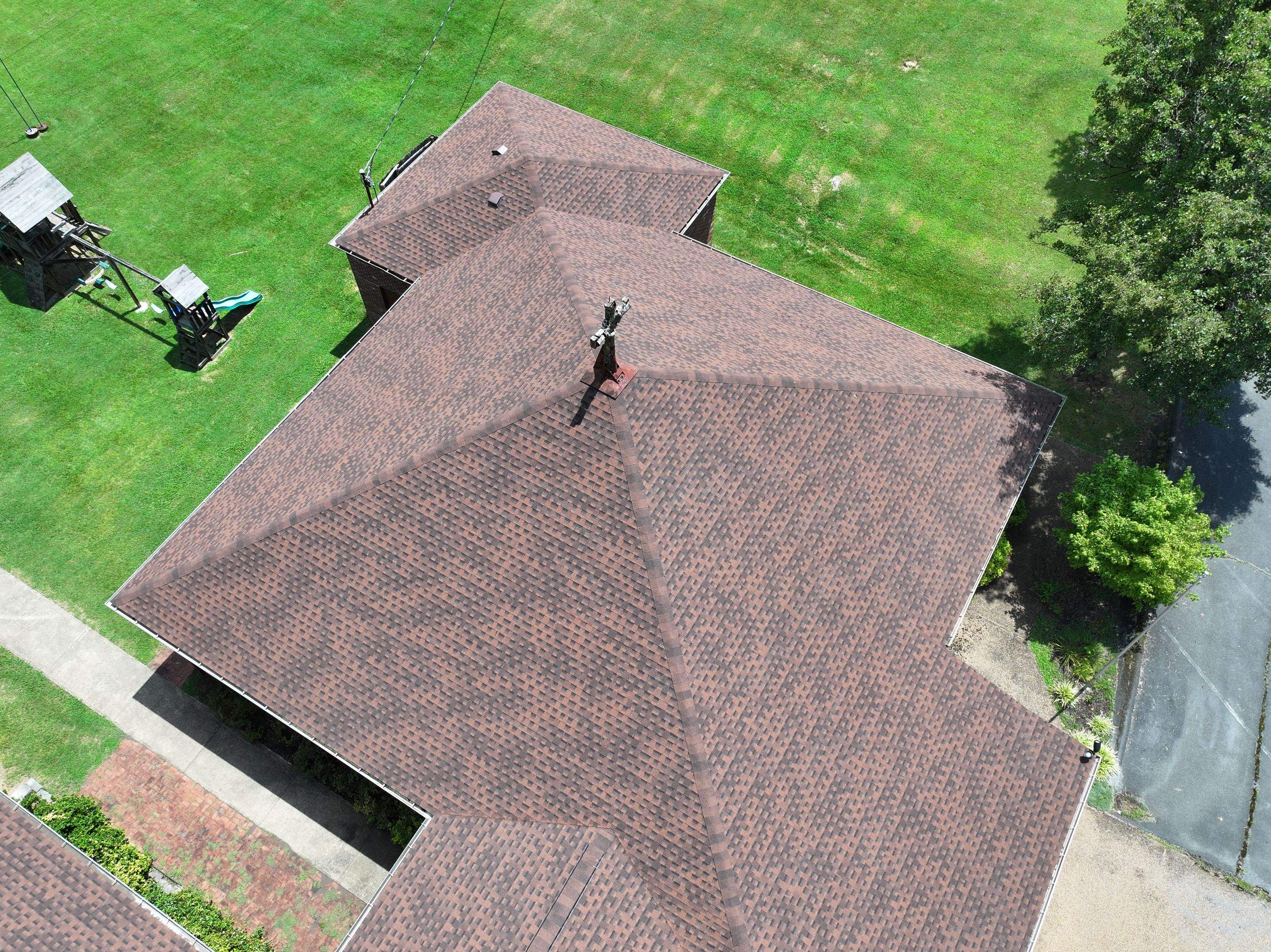 5825 Fort Henry Drive • Kingsport, TN 37663 by Omnia Roofing