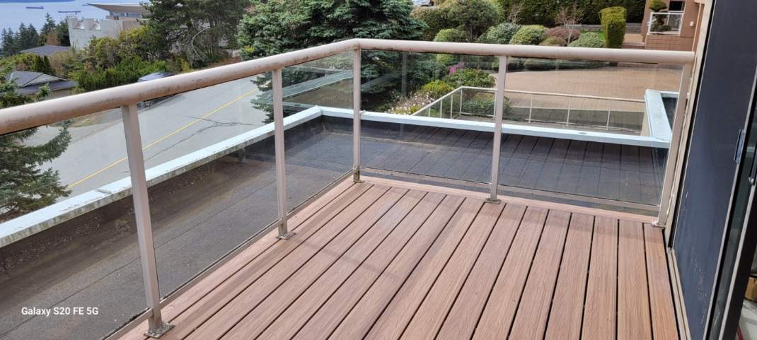 New Composite Deck - West Vancouver by YVR Construction Group