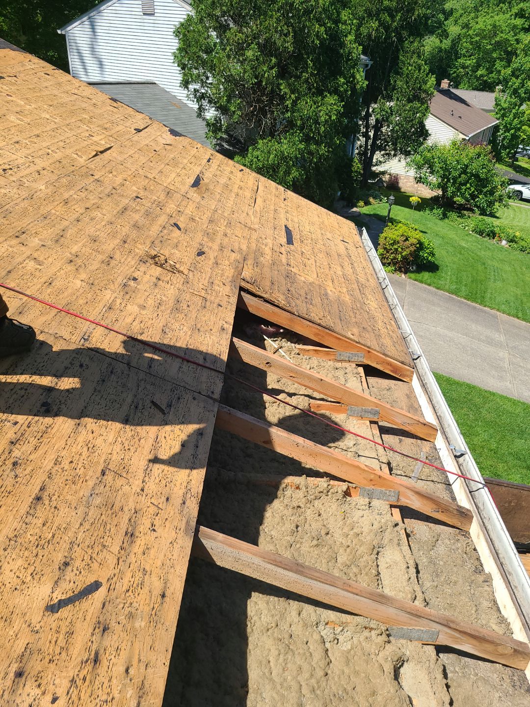 Burke: CertainTeed Landmark Designer Shingles in Moire Black by RM Banning, Inc.