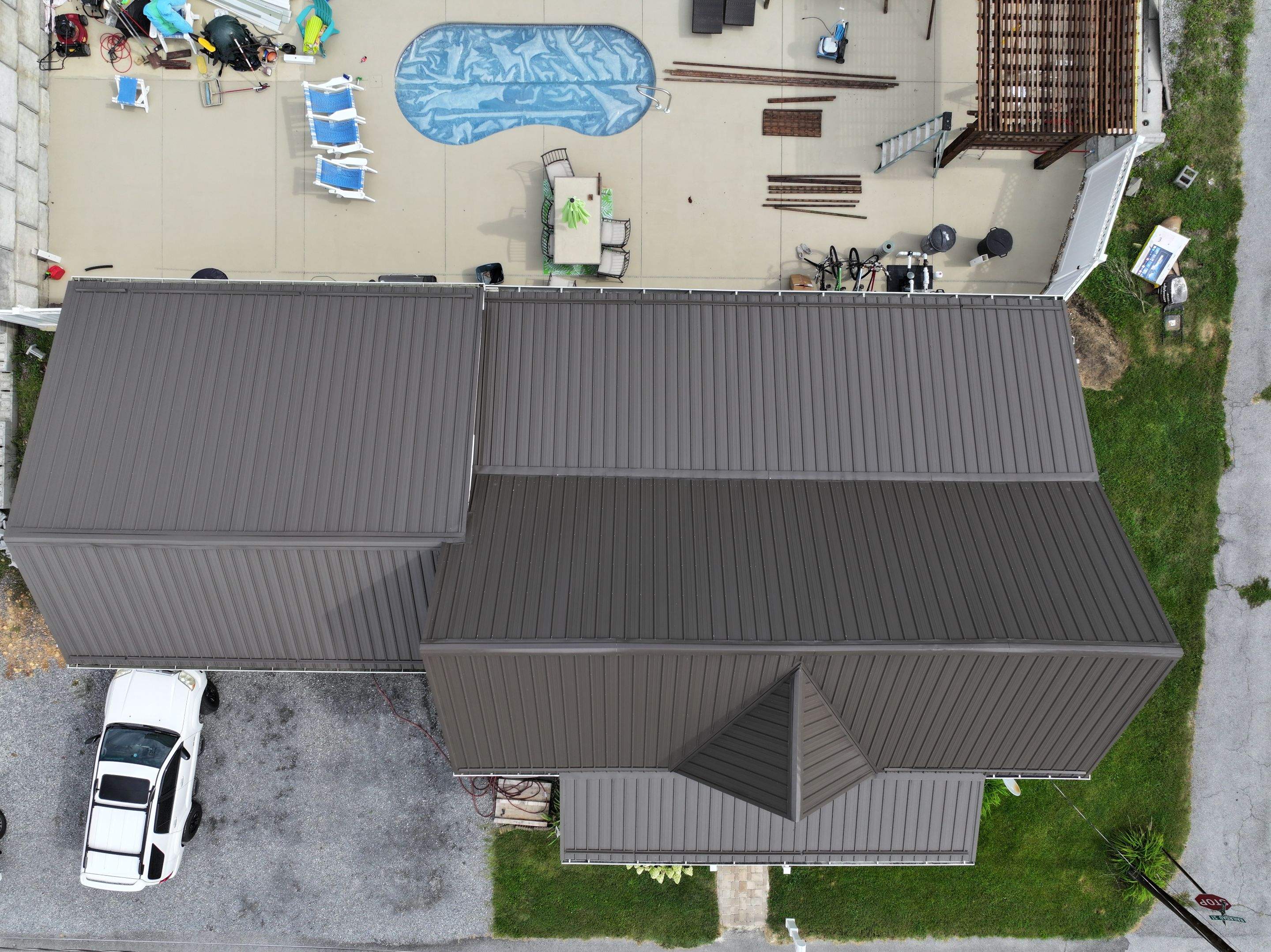 Perry Residence by Omnia Roofing