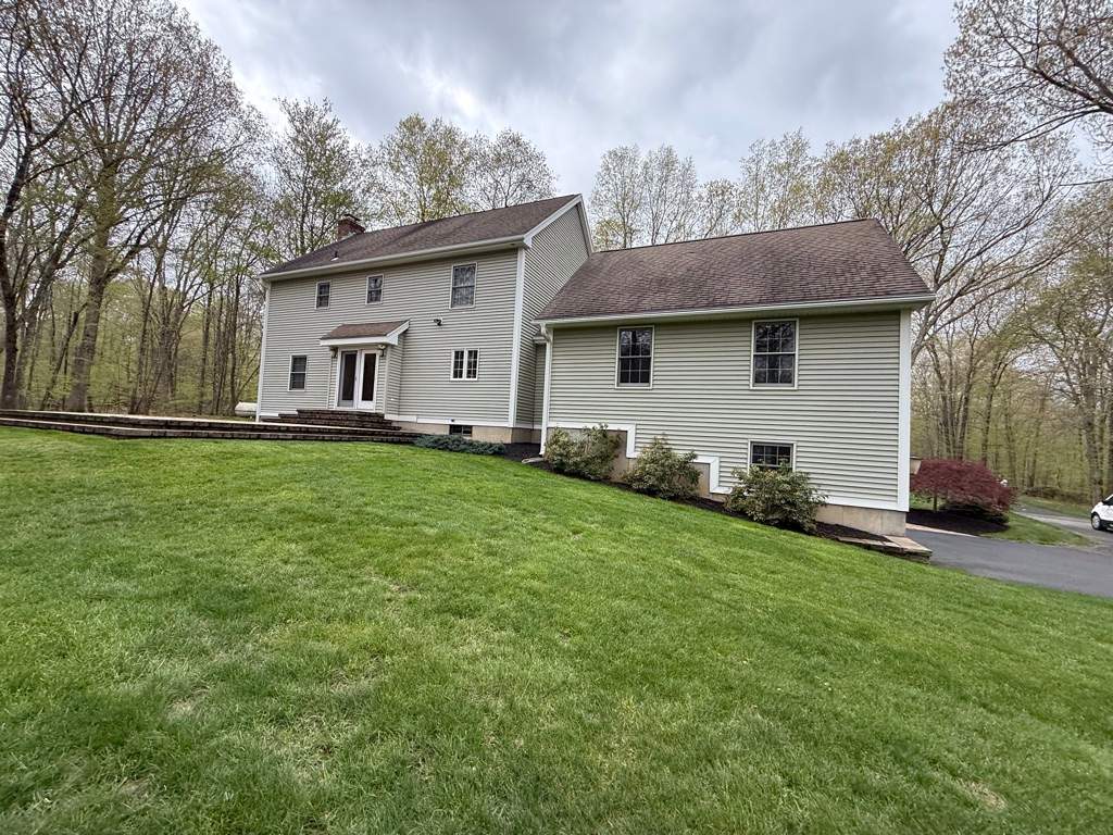 Homeowners in East Hampton, CT get a new roof by DiGiorgi by DiGiorgi Roofing and Siding Inc