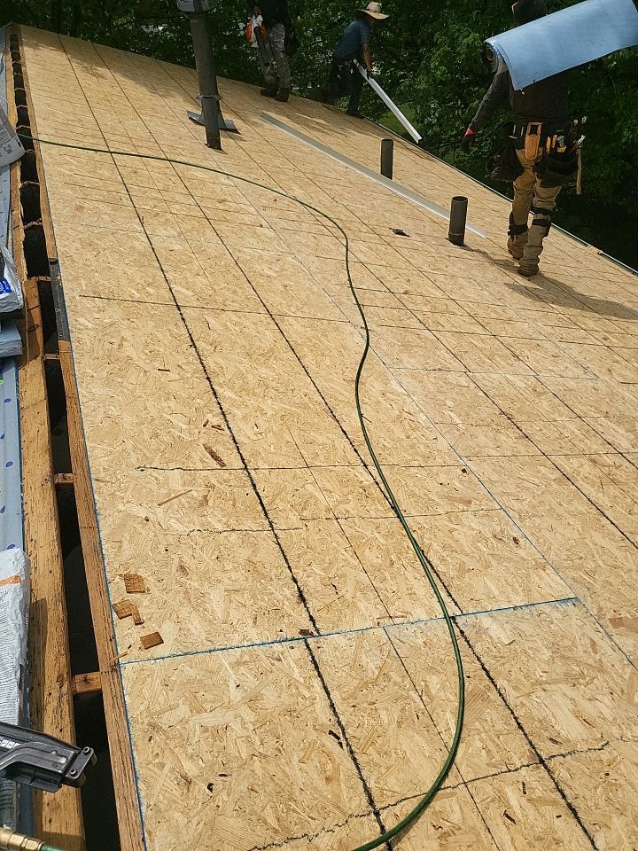 ATLAS PINNACLE HP W/SCOTCHGARD COLOR: HEARTHSTONE  by Eagle Eye Roofing