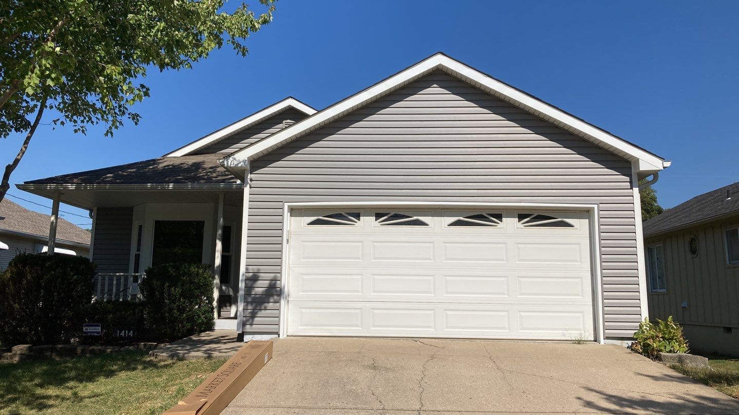 Siding Installation and new Heartland Elite windows by EEC  Windows, Siding & Roofing 