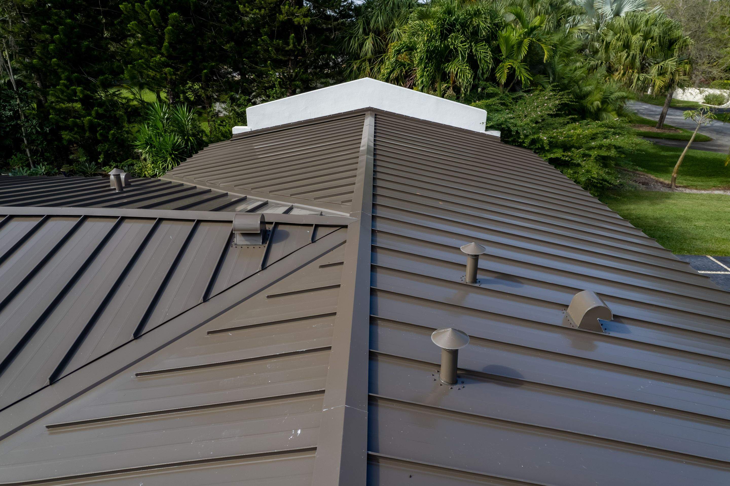 Metal Roof - Galvalume - Medium Bronze by Istueta Roofing