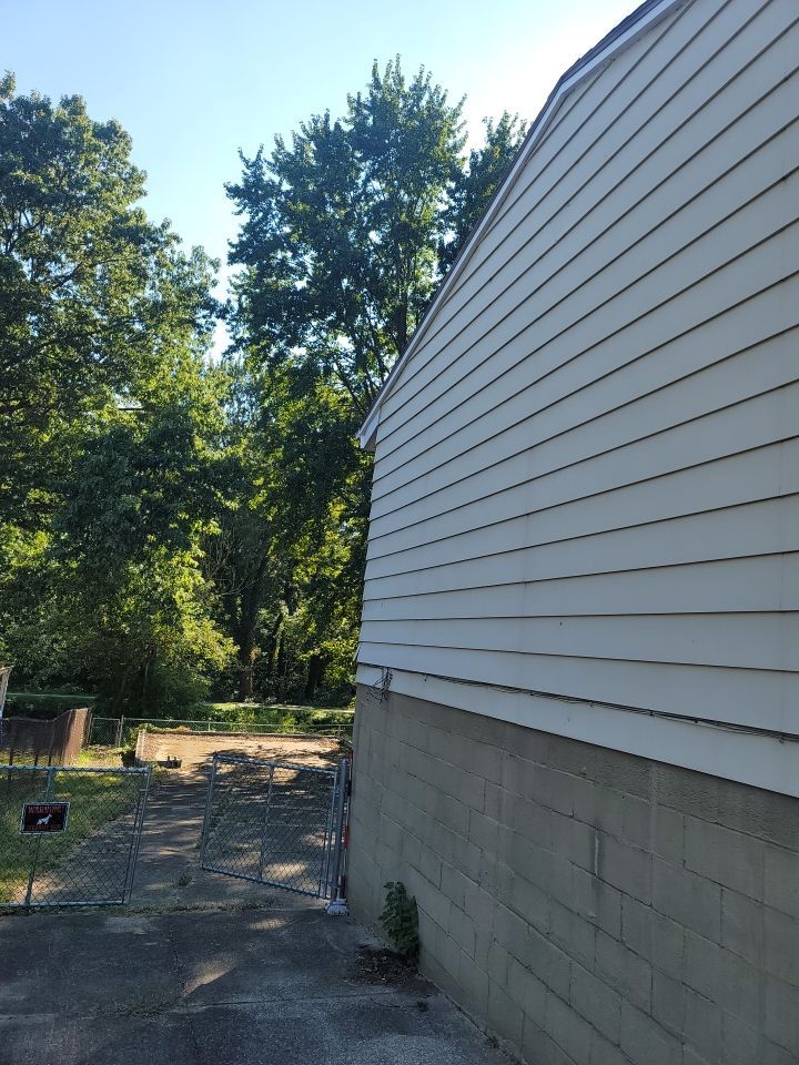 Brand: Atlas Pinnacle Color: Pristine Scotchgard Pweter Drip: White by Eagle Eye Roofing