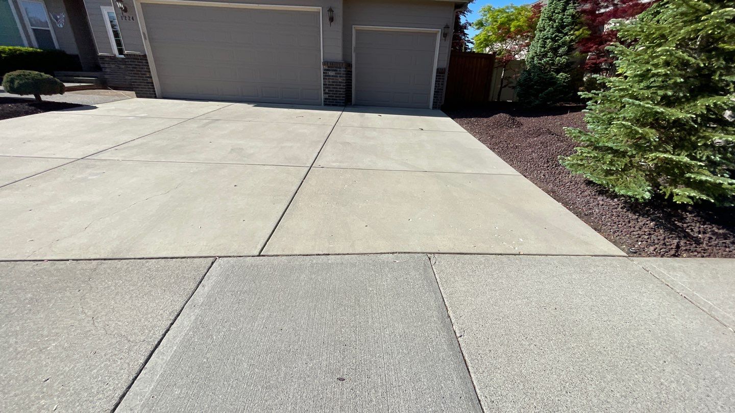 Driveway using Pebble Beach by Croc Coatings, LLC