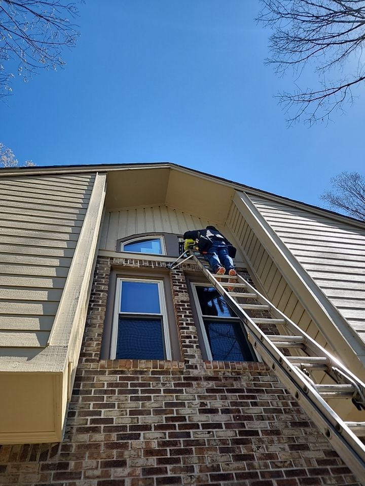 Exterior renovation using James Hardie Siding and Simonton Windows by Indigo State Roofing