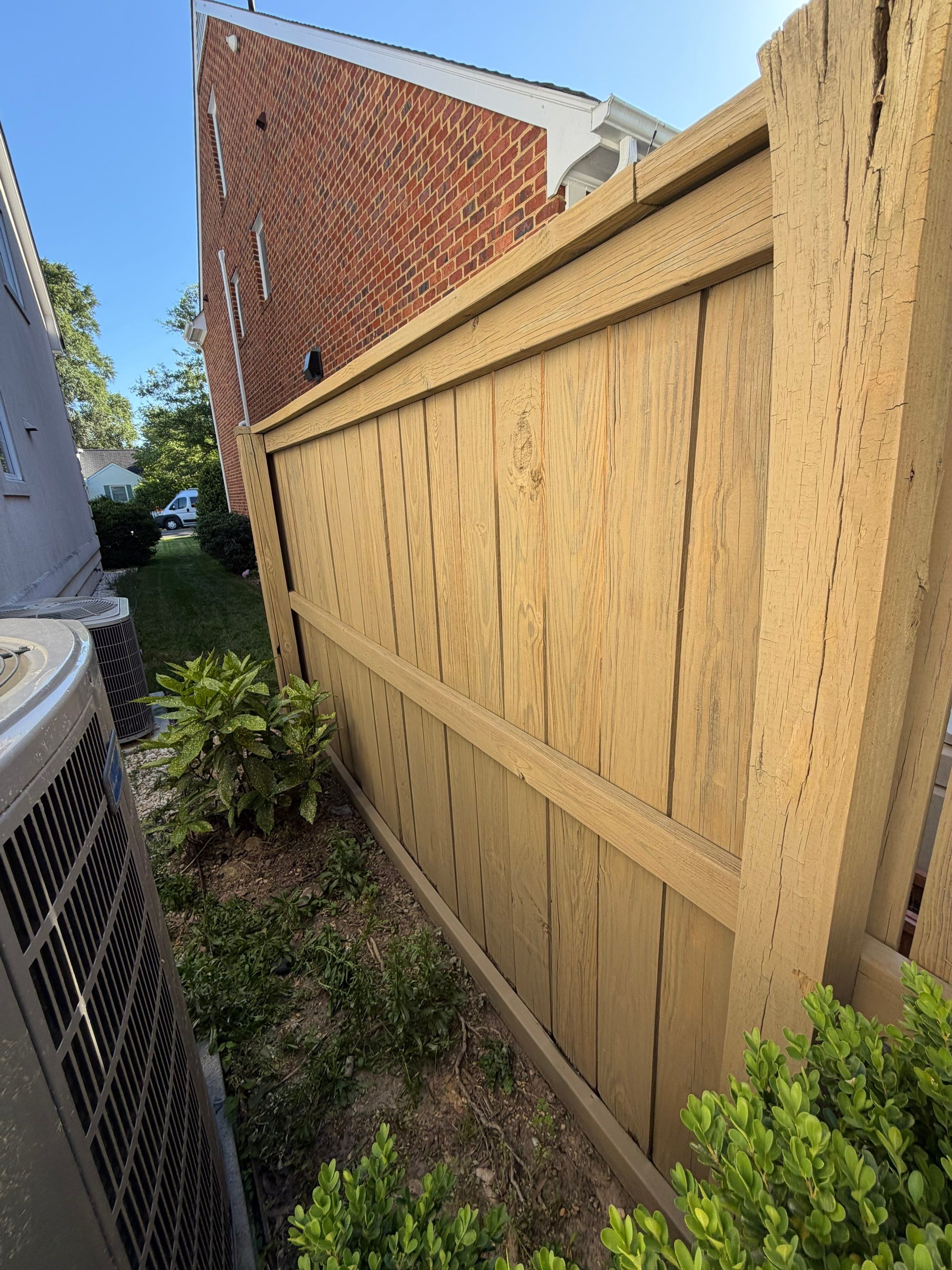 Deck and Fence Powerwash and Staining in Richmond, VA by Graystone Group