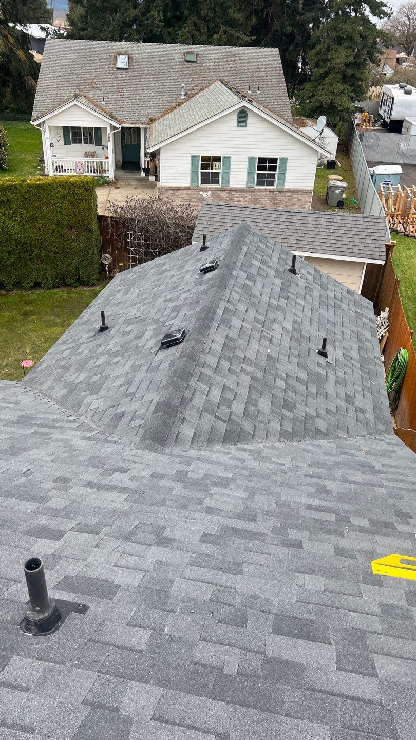Residential Remodel using Malarkey Highlander by Orezona Building & Roofing Company, Inc.