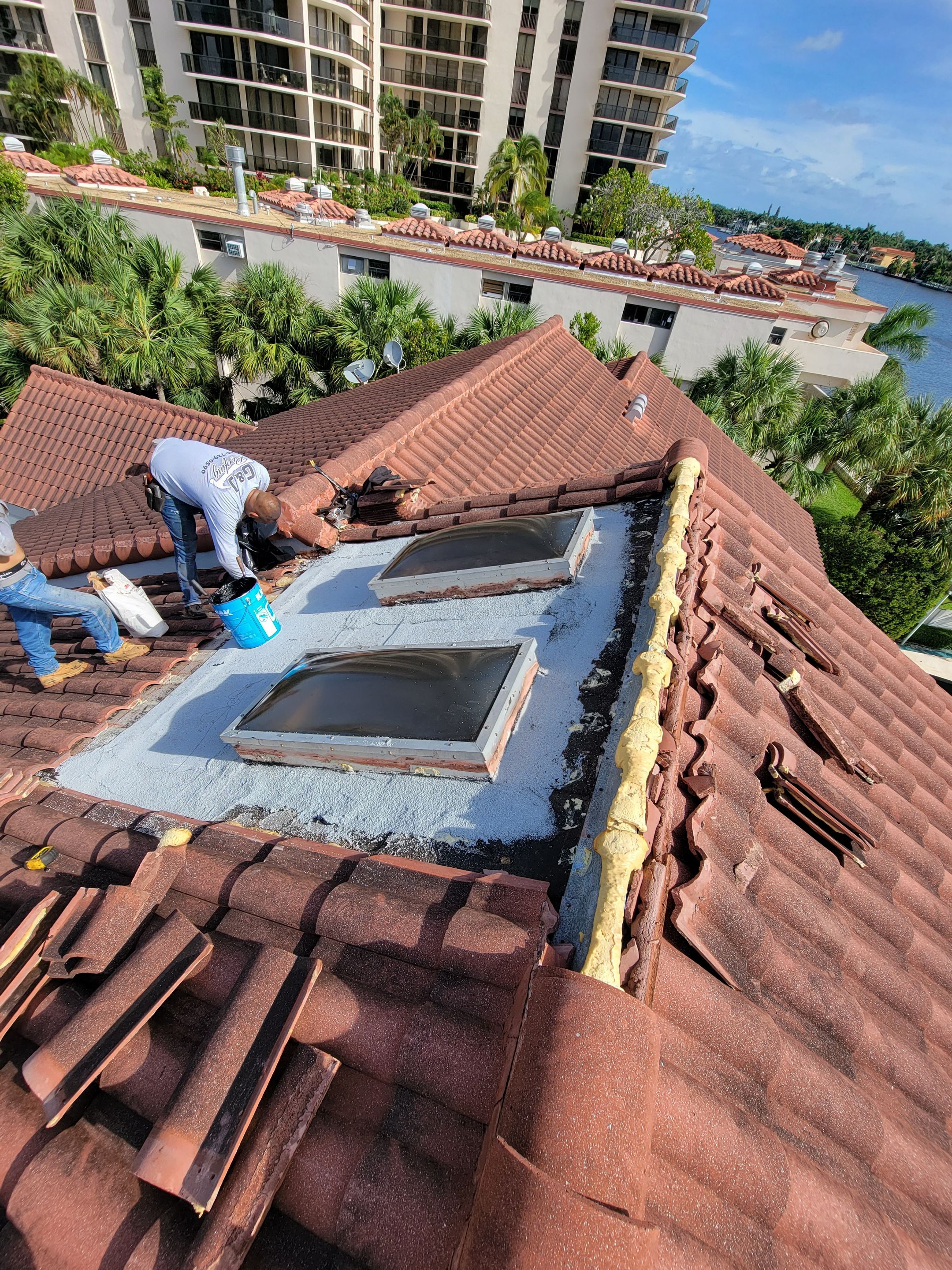 NE 37th Ave, Aventura, FL by G&J Roofing 