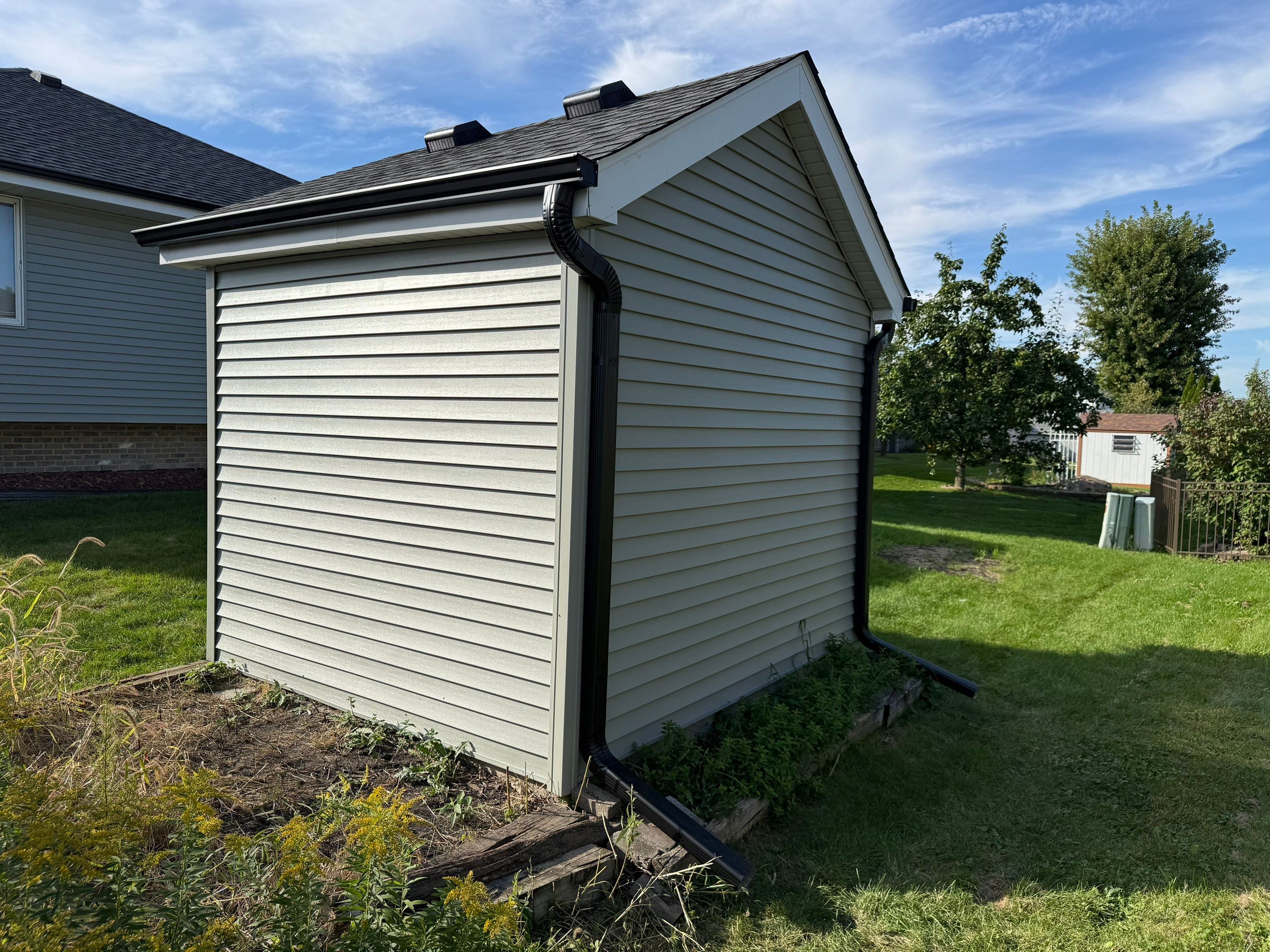 Roofing, siding & gutters by Optimal Home Improvement 
