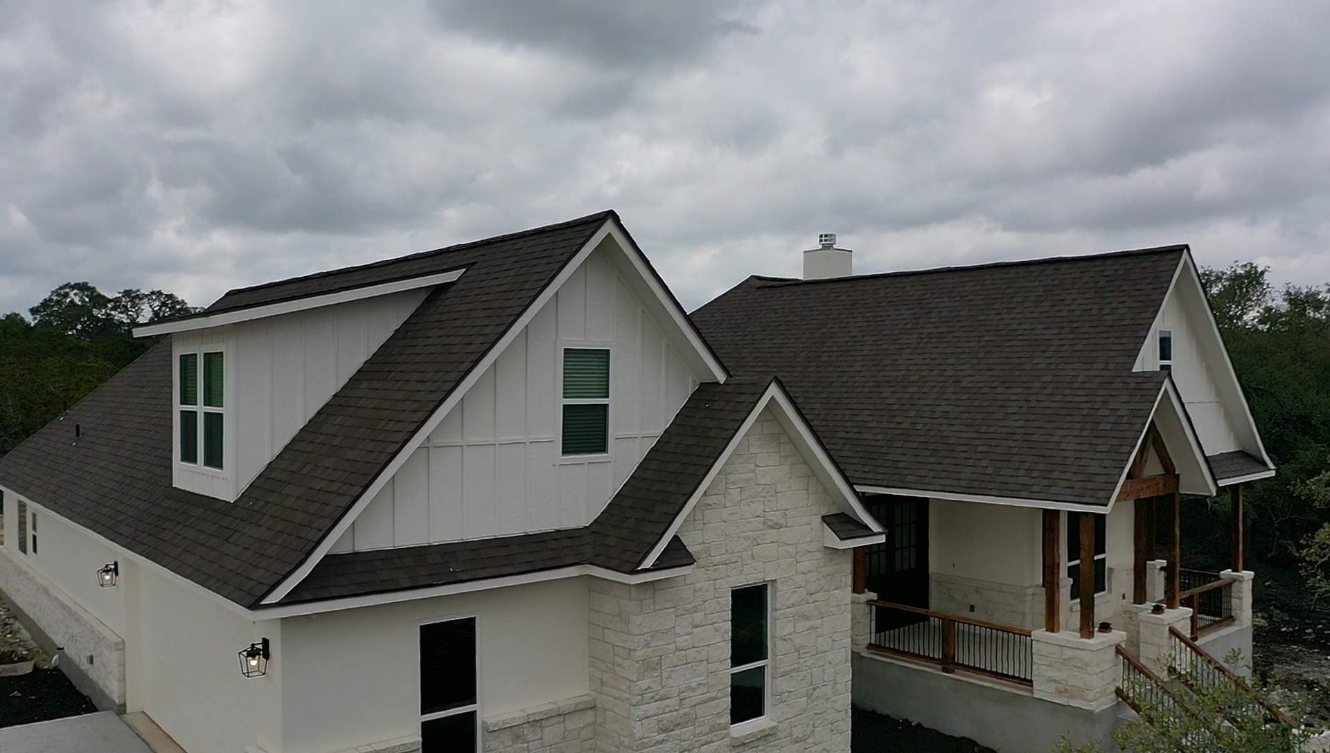 New Home Construction using Owens Corning 30 year Architectural Shingles by Premier Roofing and Contracting
