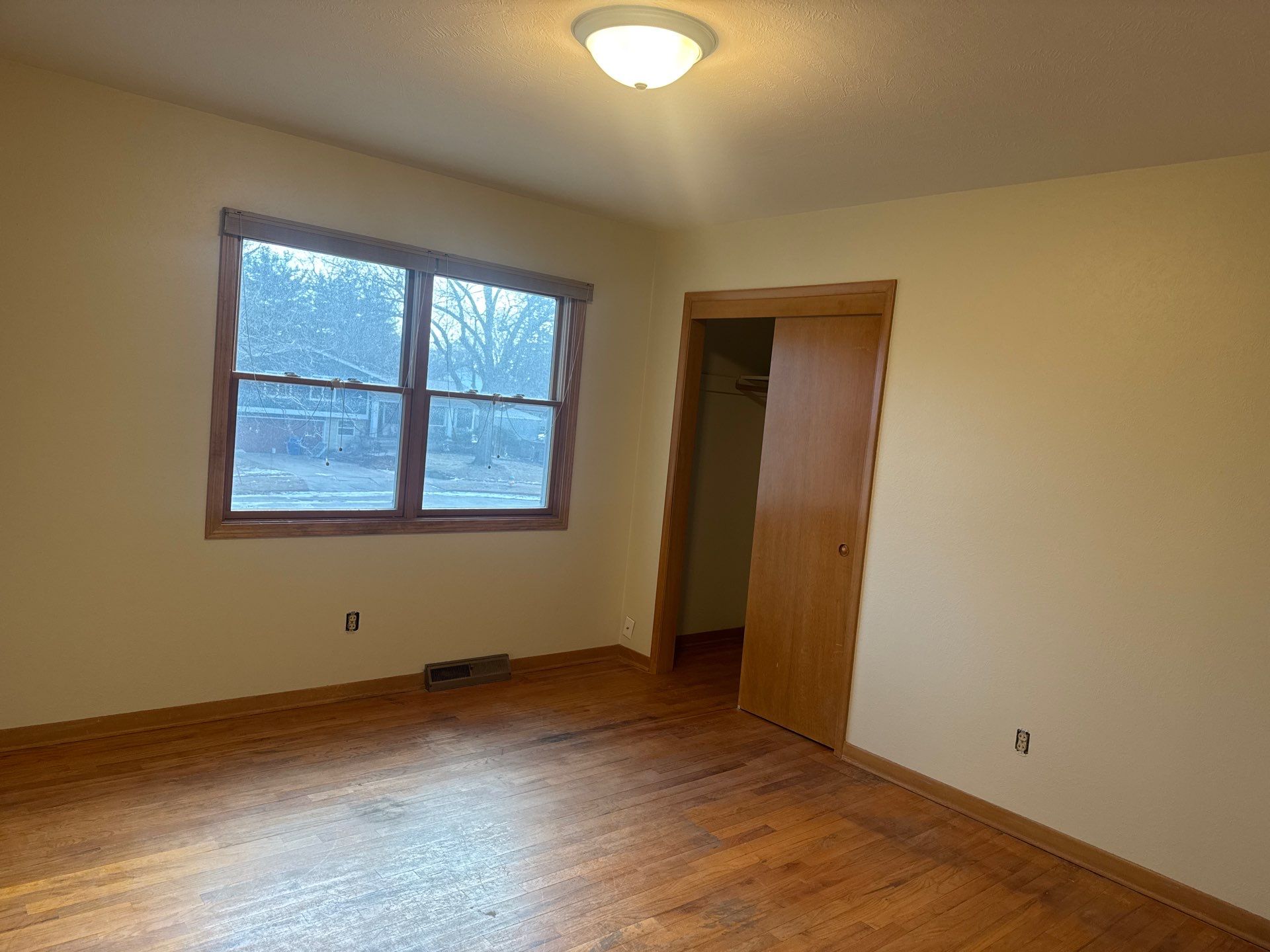 Full Interior Repaint to put the house up for sale by Midwest Paint LLC