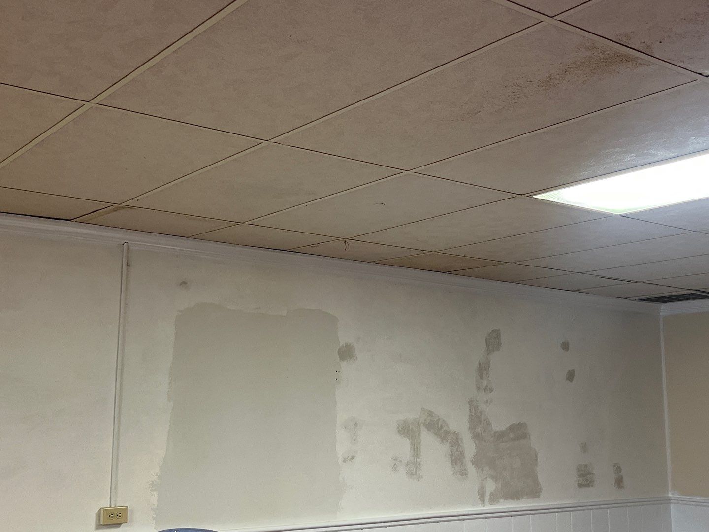 From Outdated to Fresh: Full Interior Repaint Project by FreshCoat Works LLC