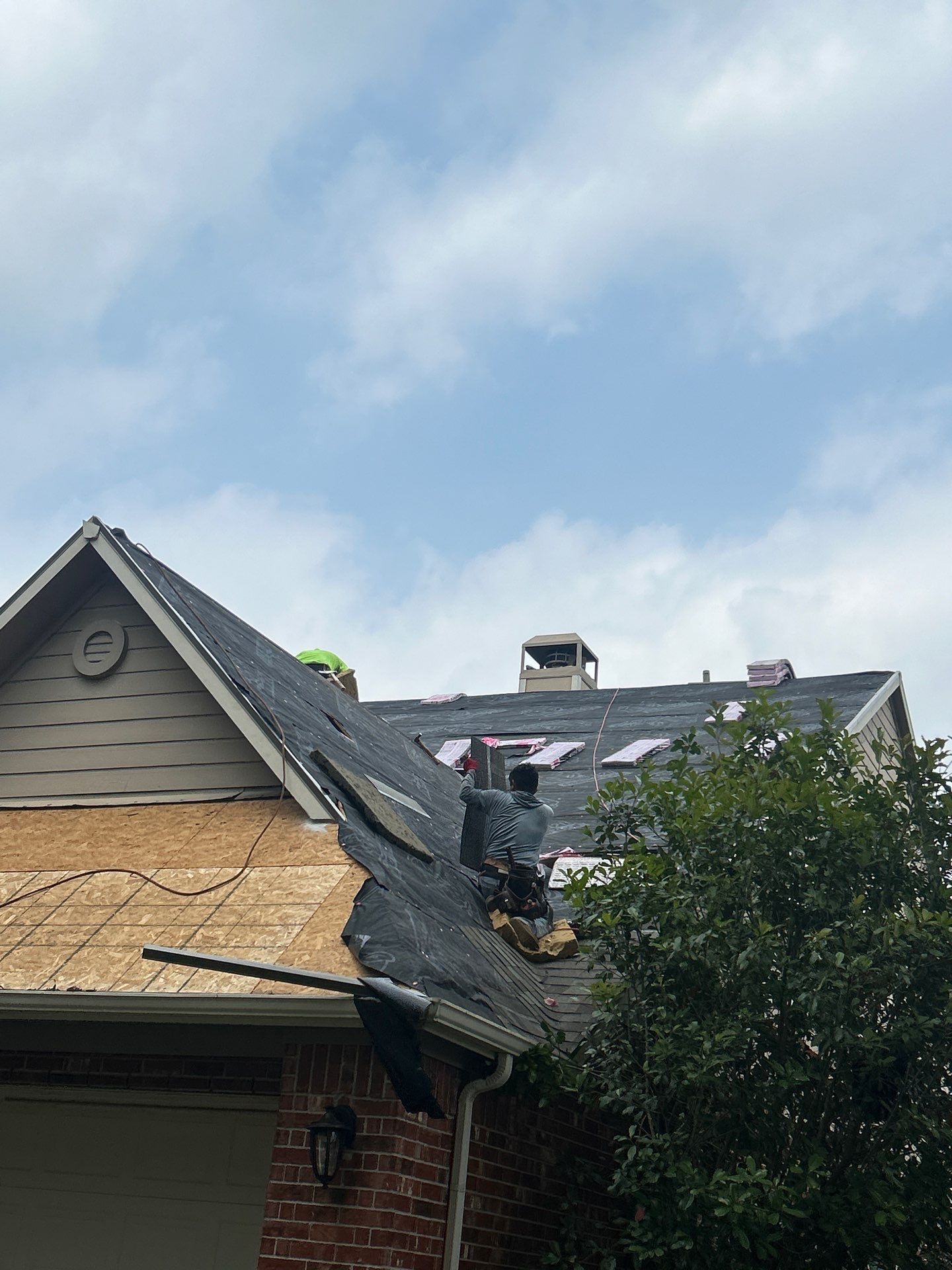 Residential Roofing Installation using Owen's Corning Duration (Lifetime) Shingles by Roof Repair Company