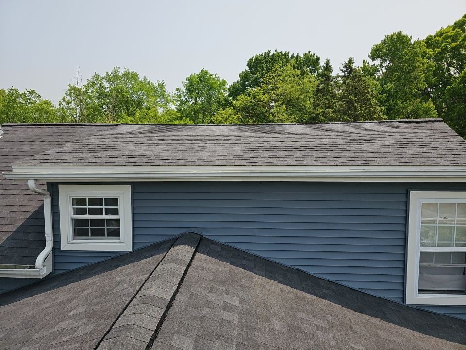 ATLAS PINNACLE COLOR: PRISTINE BLACK by Eagle Eye Roofing