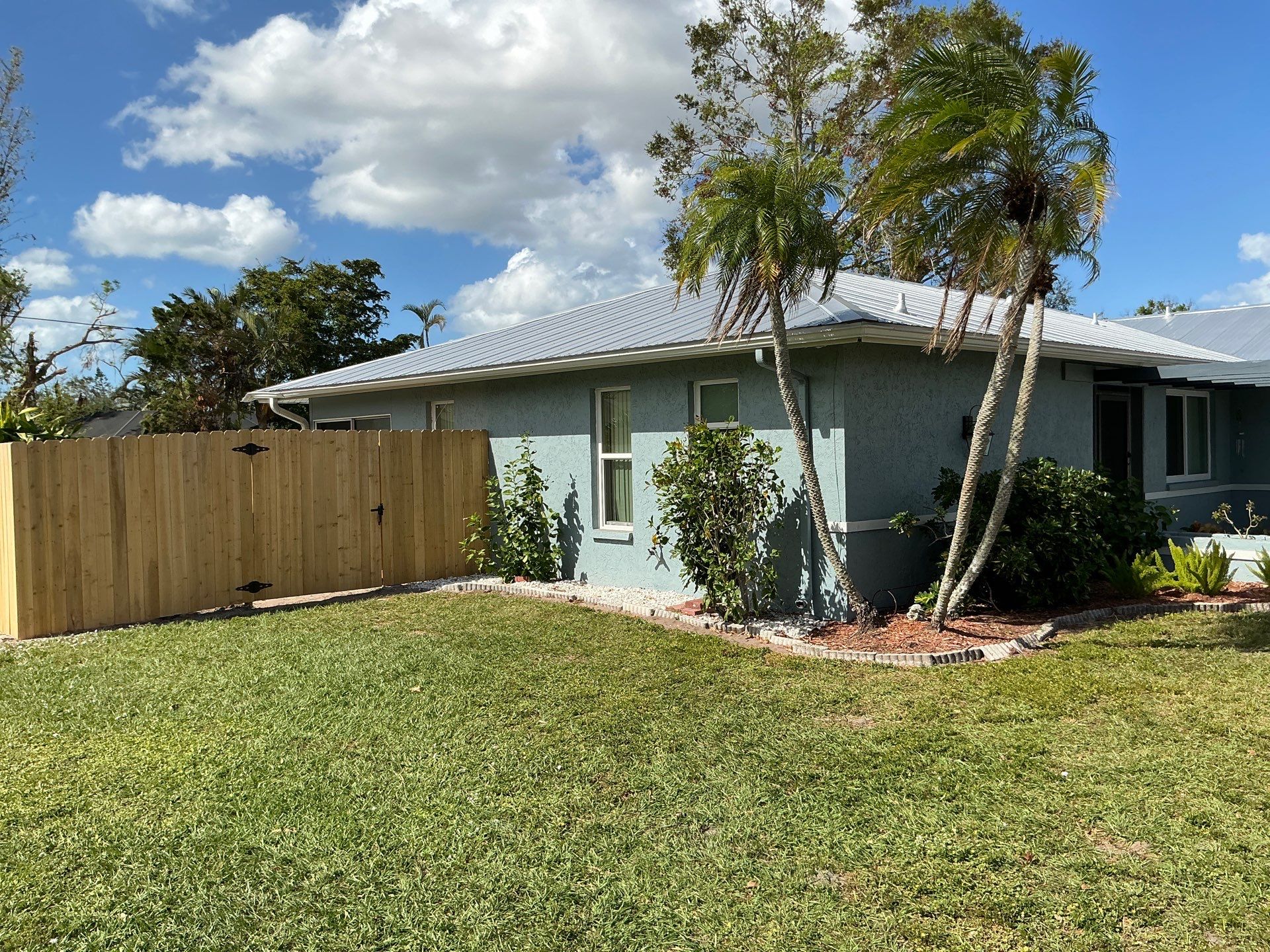 6-Inch Seamless Gutters in Sarasota FL by Gutter Professors