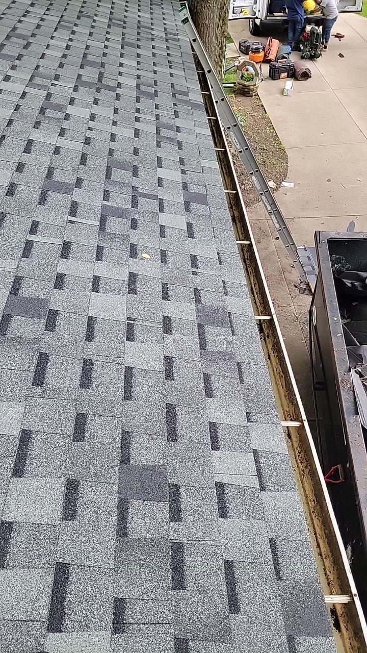 Atlas Pinnacle Pristine Scotchgard: Hearthstone Drip Edge: Black by Eagle Eye Roofing