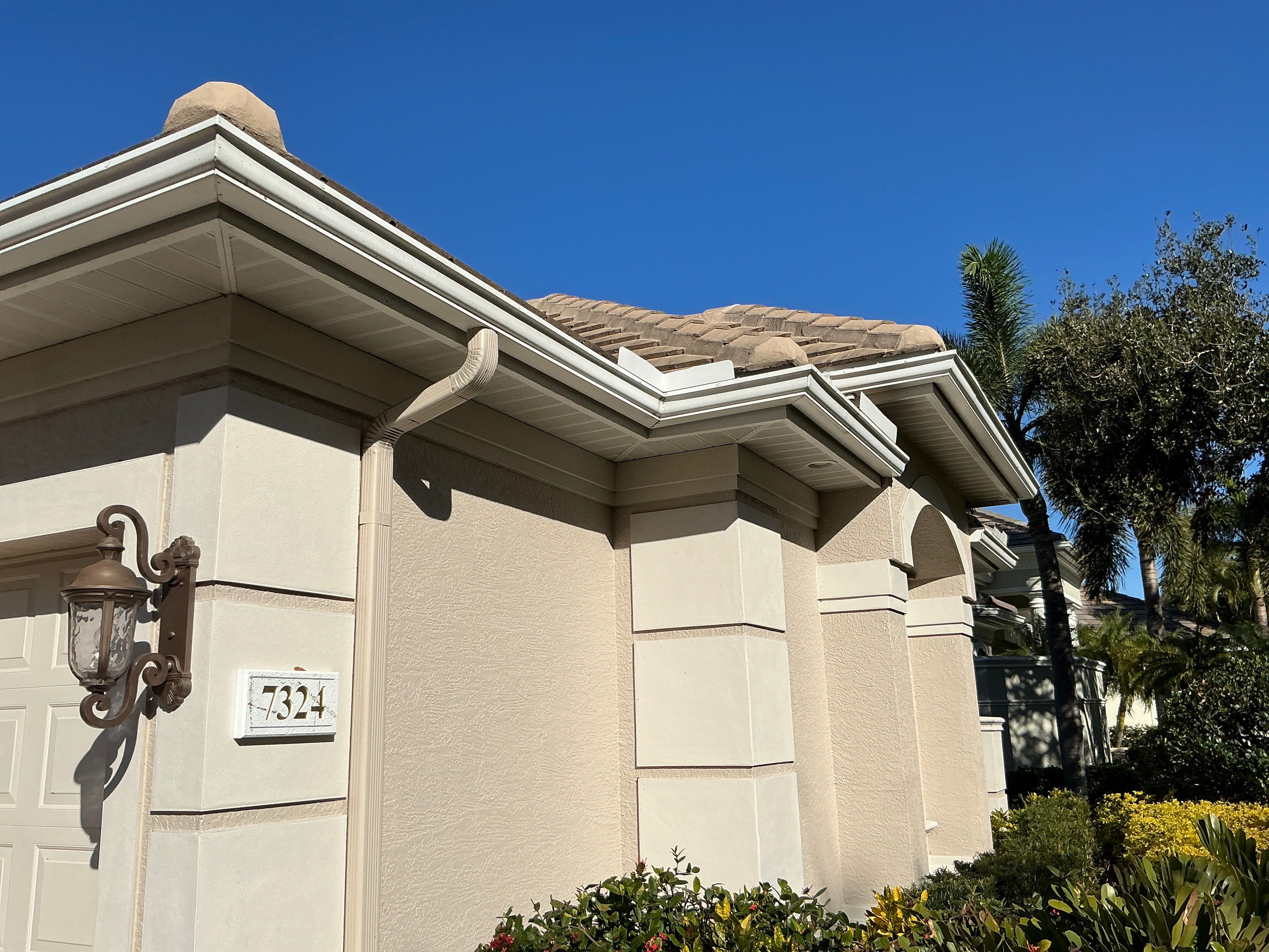 White Seamless Gutters for Florida's cities  by Gutter Professors
