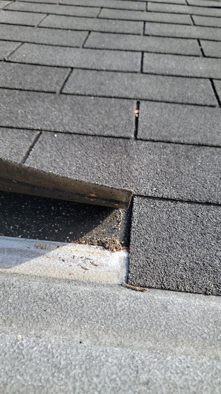 Brand: Atlas Pinnacle Color: Pristine Scotchgarde Pewter Drip: White by Eagle Eye Roofing