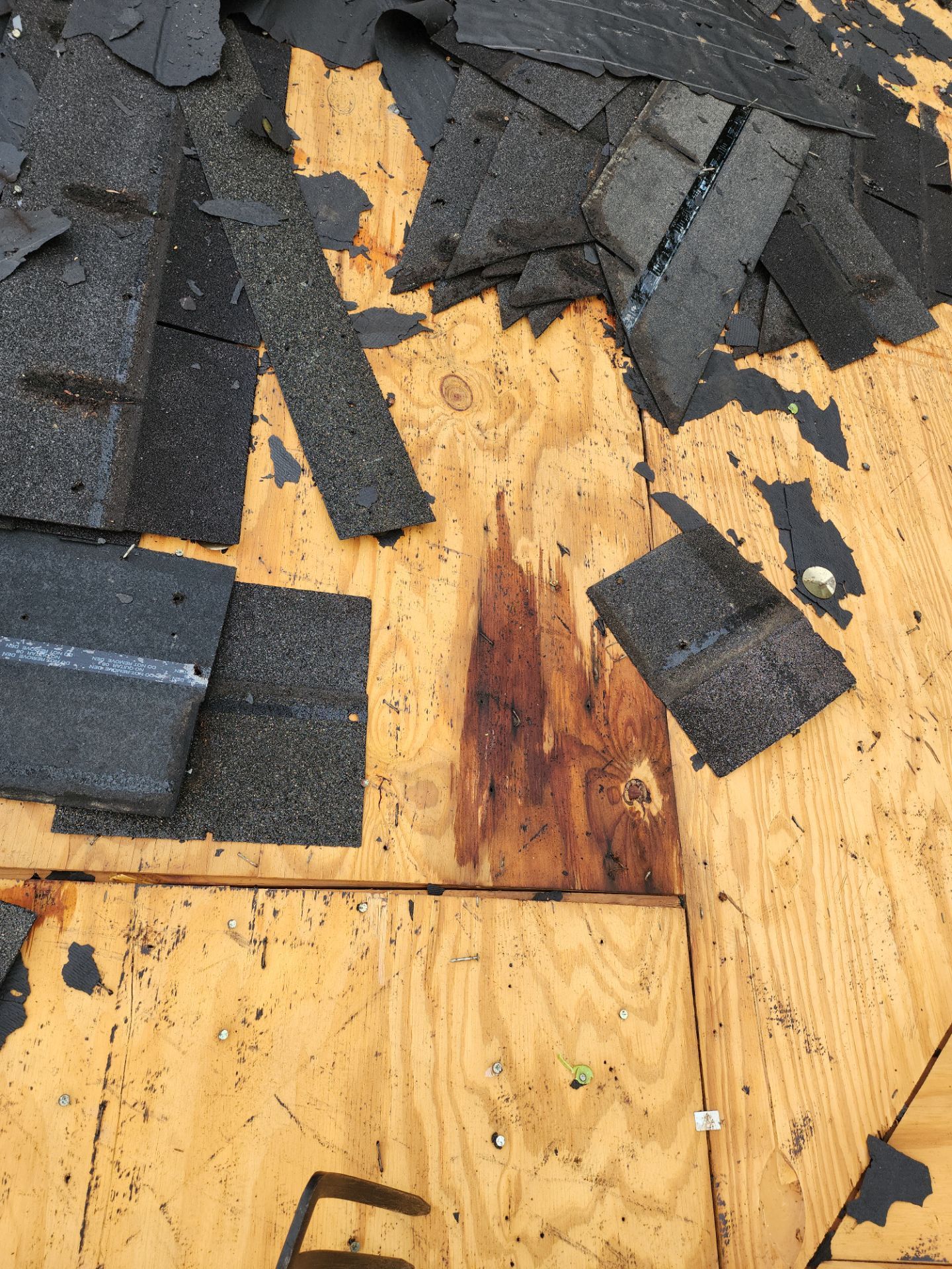 Residential Roofing Installation using Owen's Corning Duration (Lifetime) Shingles by Roof Repair Company