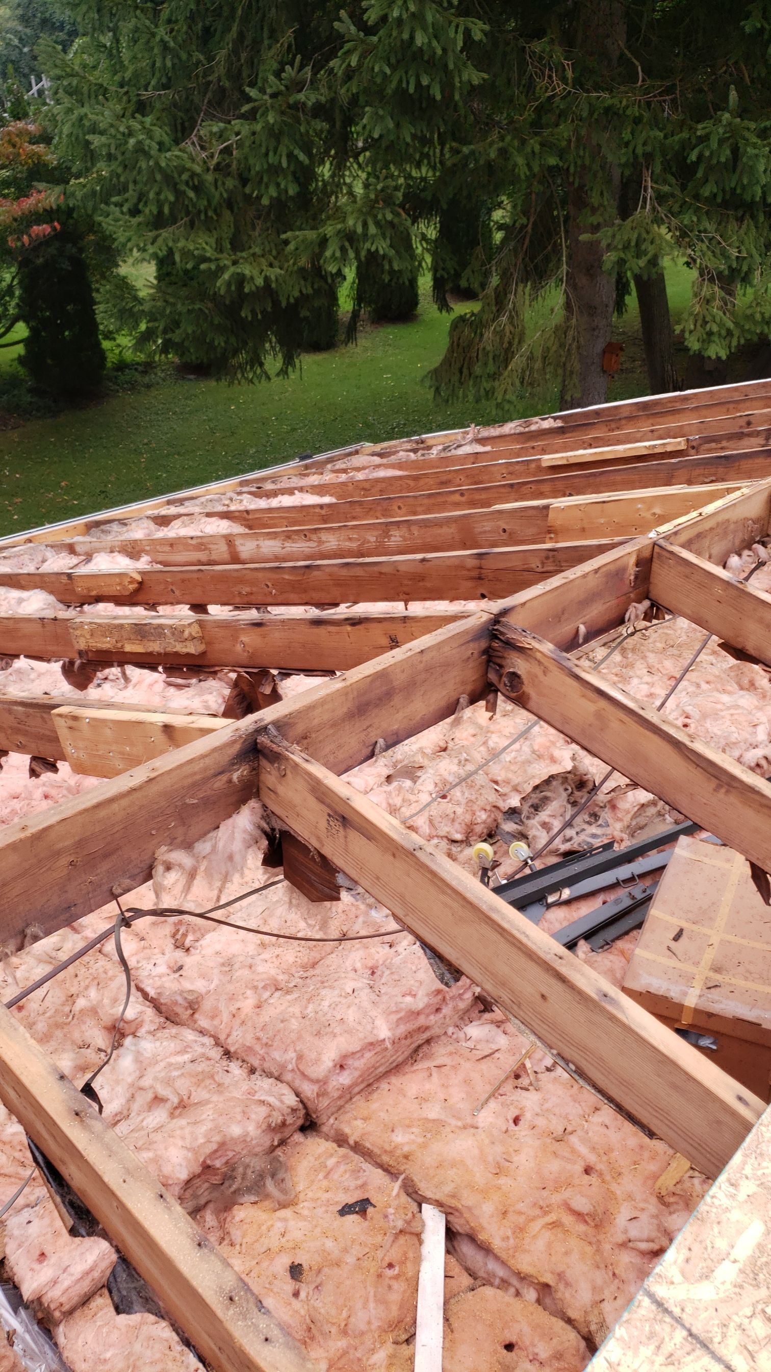 ATLAS PINNACLE COLOR: MORNING HARVEST DRIPE EDGE: WHITE by Eagle Eye Roofing