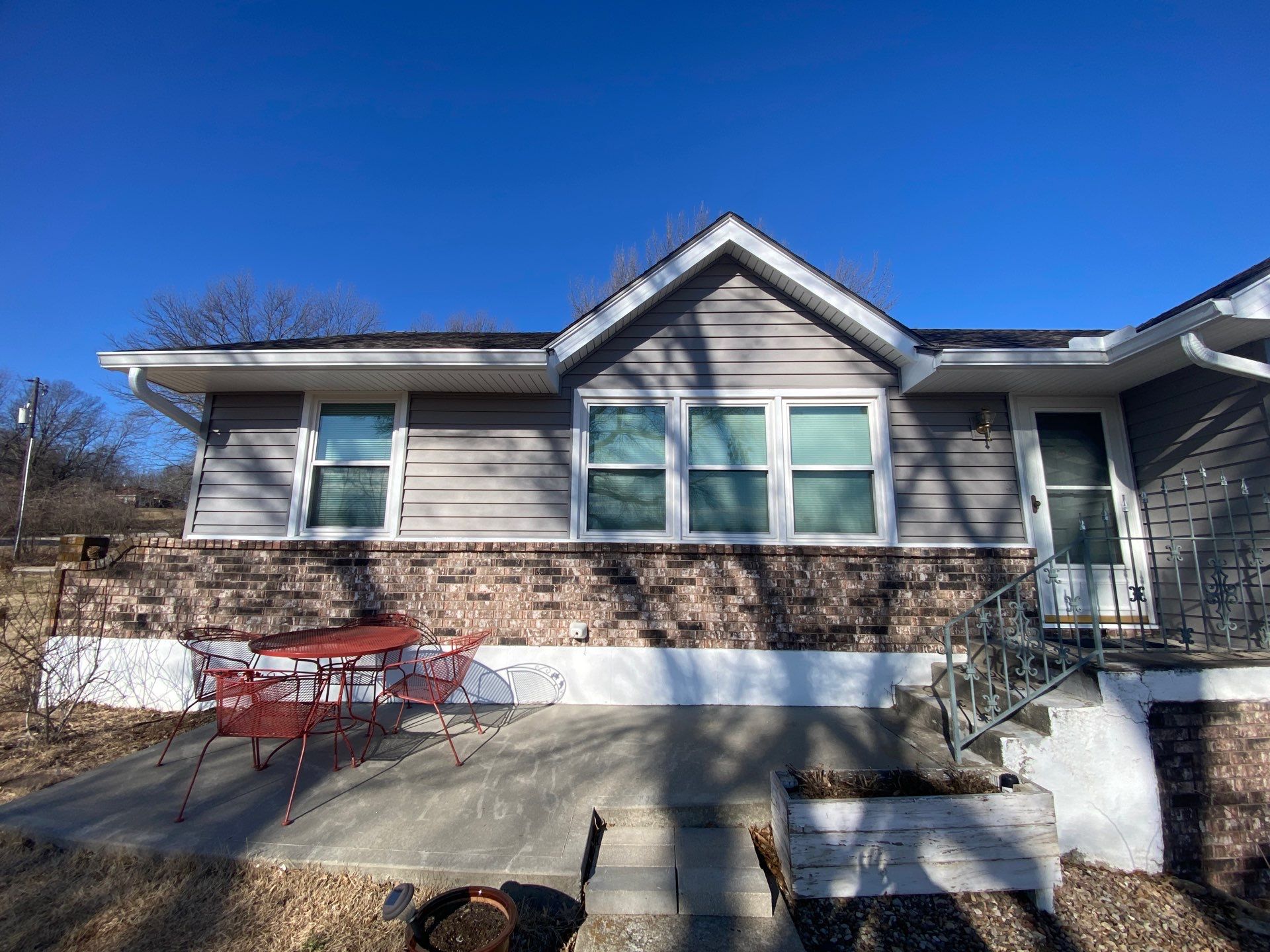 Siding Installation using Exterior Portfolio Vinyl Siding by EEC Windows, Siding & Roofing
