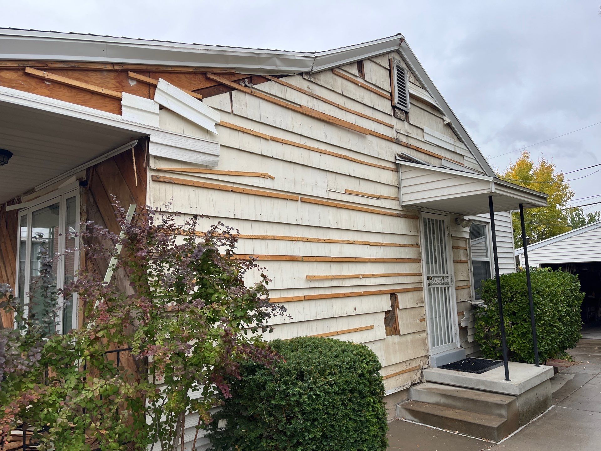 Salt Lake City | Aluminum Lap Siding | White by Ideal Siding Utah