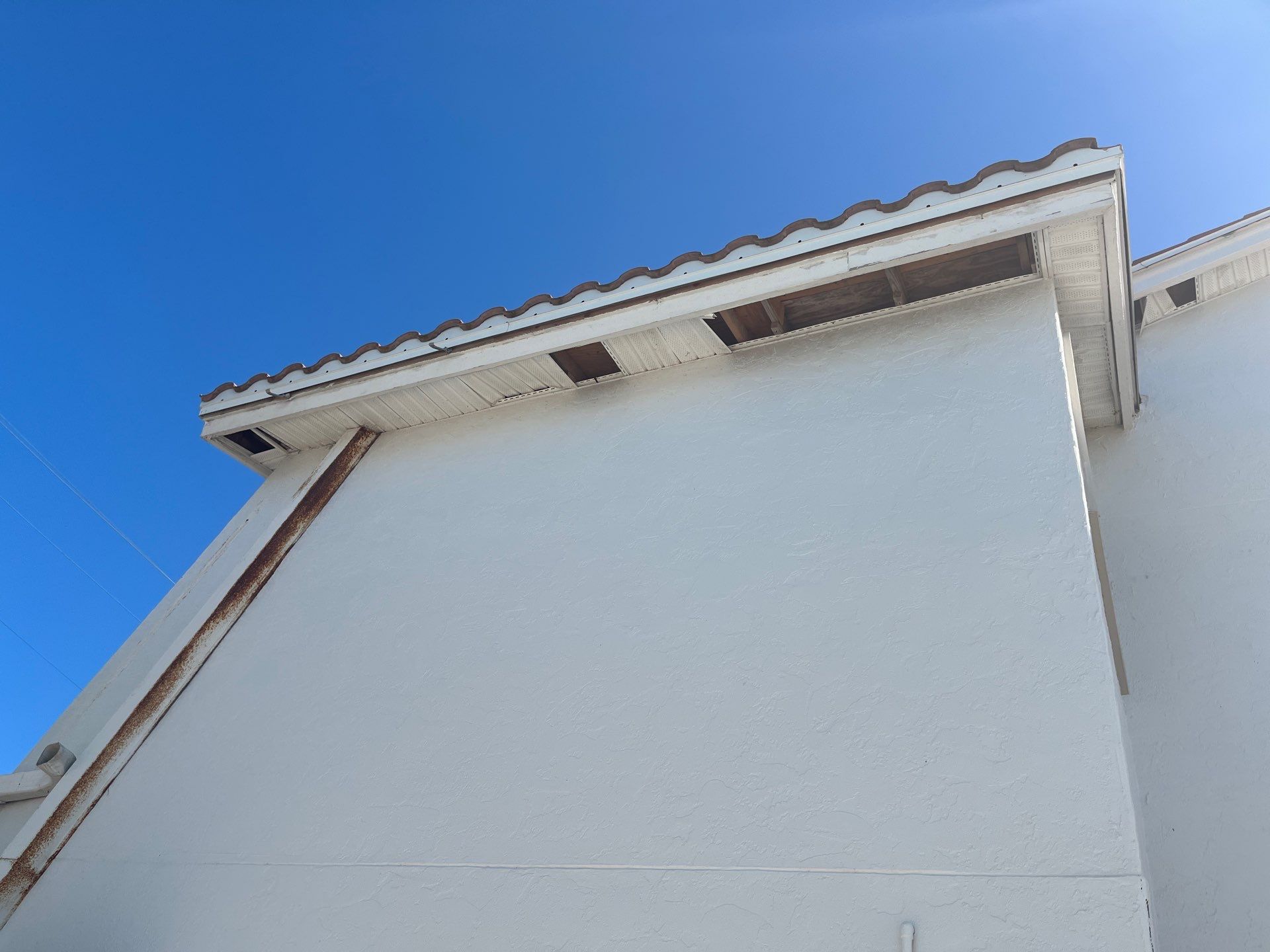 White Soffit and Fascia Upgrade in Nokomis FL by Gutter Professors
