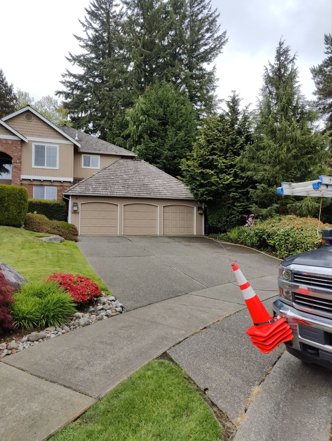 Premium Pressure Washing in Bellevue by WindowWorks