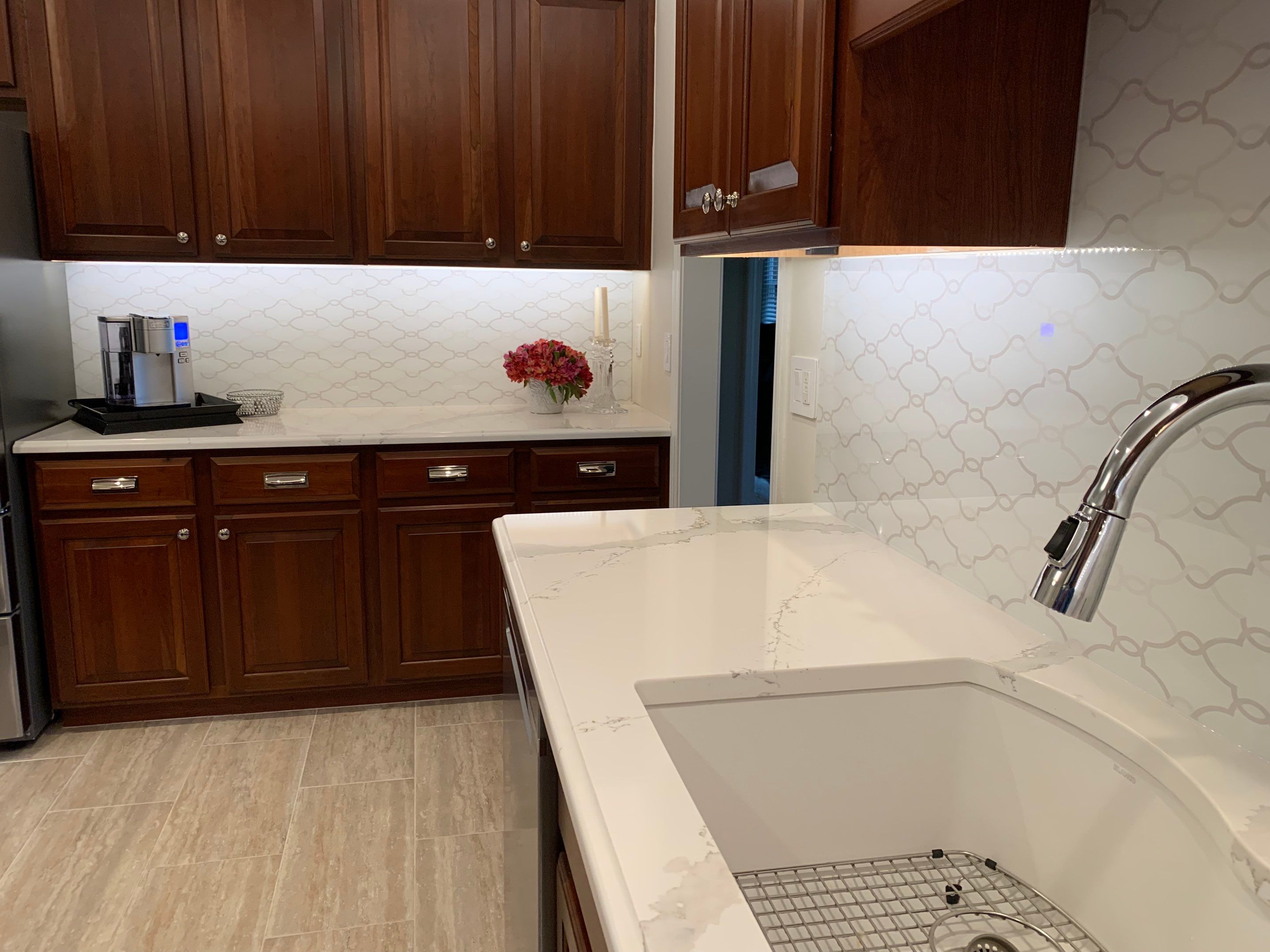 Kitchen Remodel using IMAGIO Solid Glass Backsplash Arabesque Drops by IMAGIO