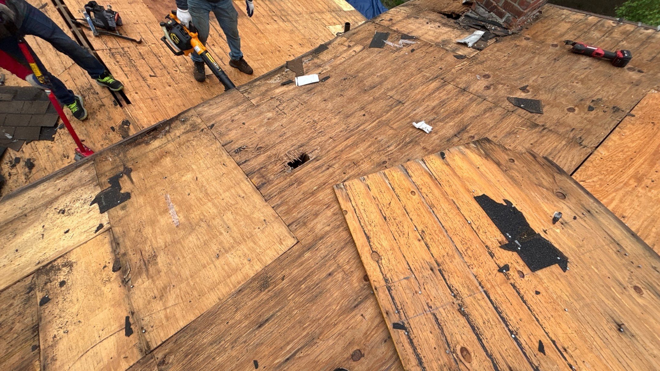 Roof Replacement using Owens Corning Teak by 180 Contractors