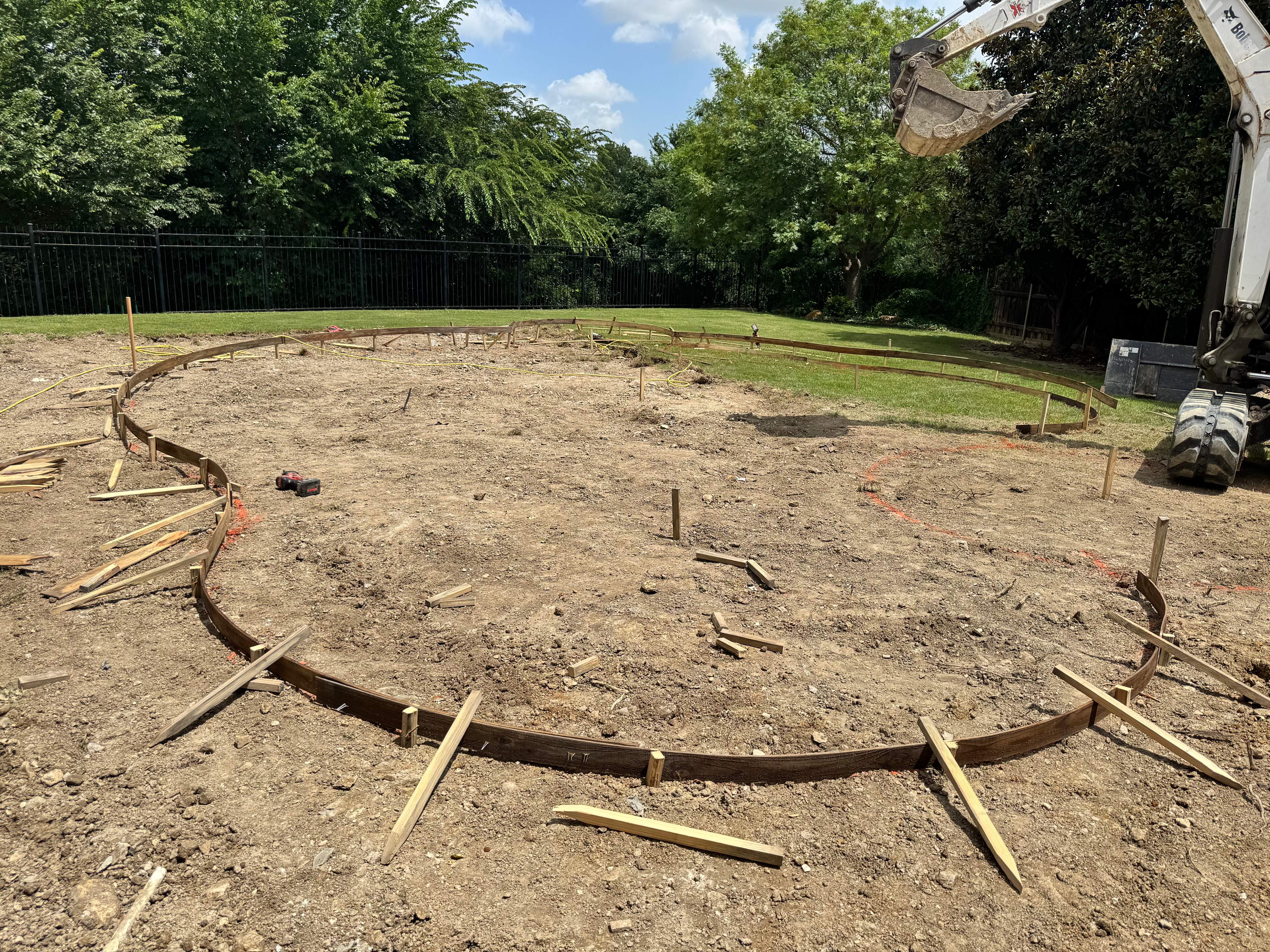 Large Freeform Resort-Style Pool by Pinnacle Pools and Spas - DFW