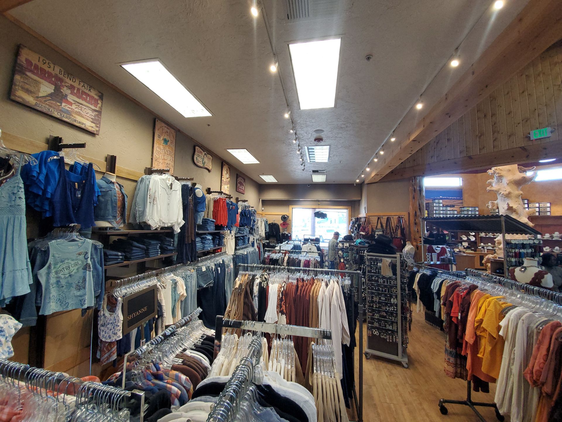 Boot Barn 0089 Bend  OR by Solis