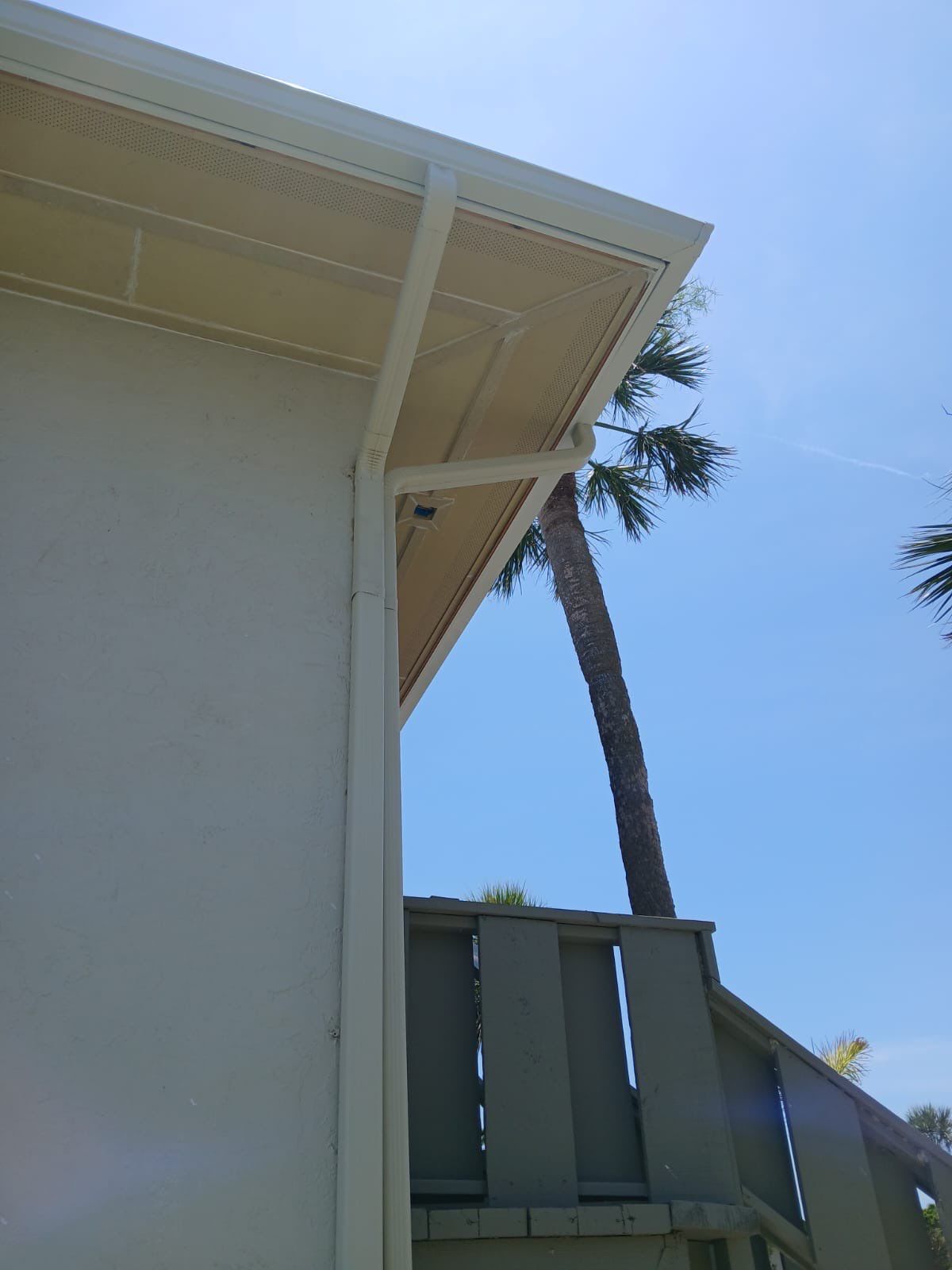 Commercial Gutter Systems for Businesses in Holmes Beach FL by Gutter Professors
