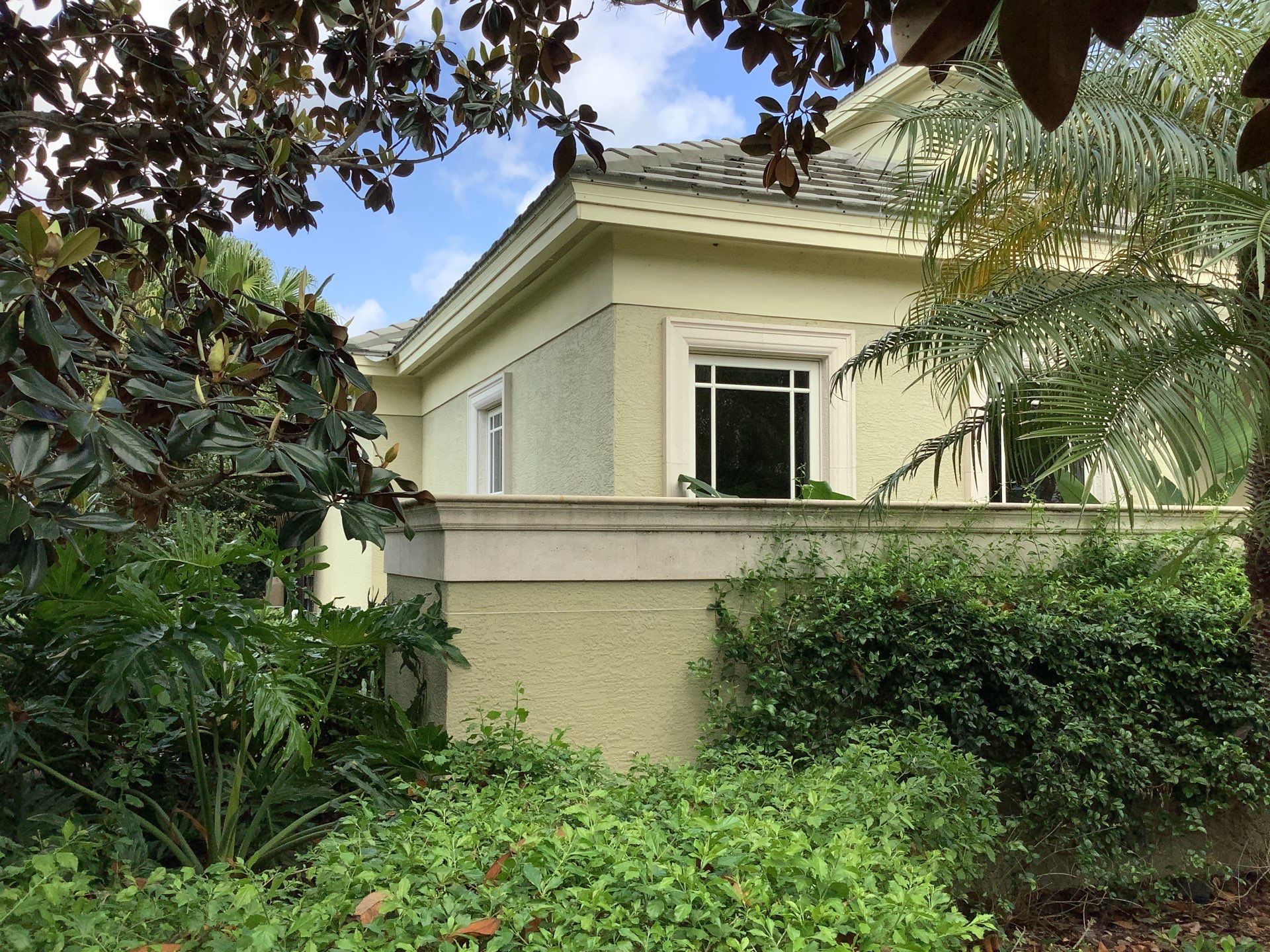 Gutter Project 7 inch seamless gutters using Cameo Gutters in Sarasota FL by Gutter Professors